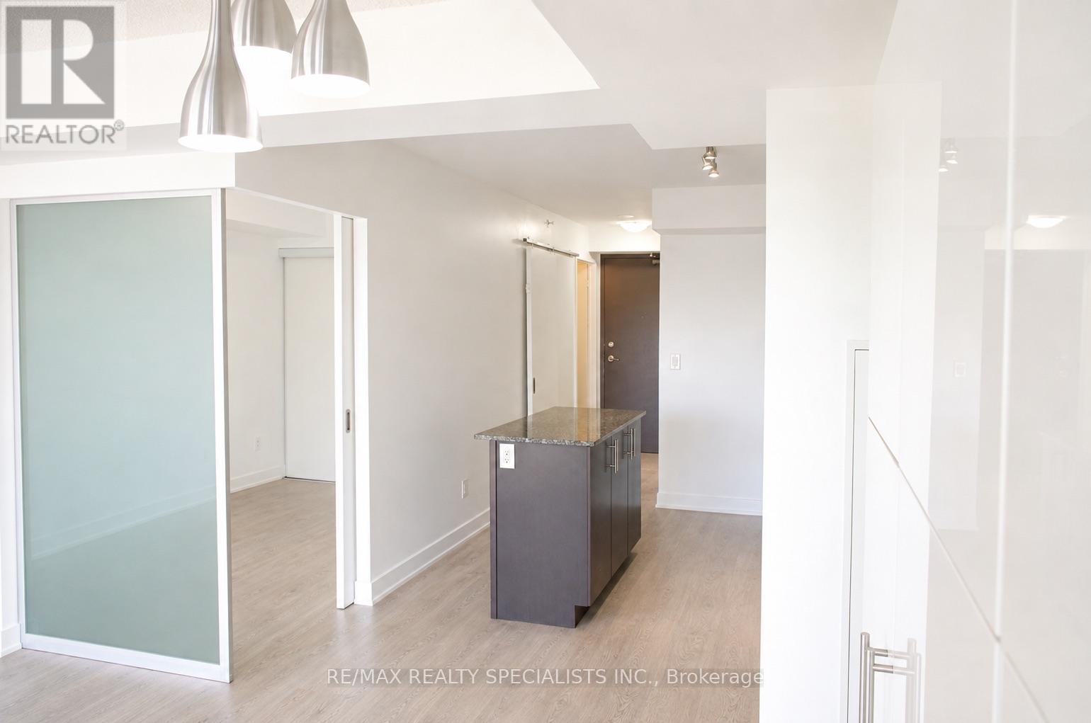 207 - 11 Superior Avenue, Toronto, Ontario  M8V 0A7 - Photo 3 - W13666384