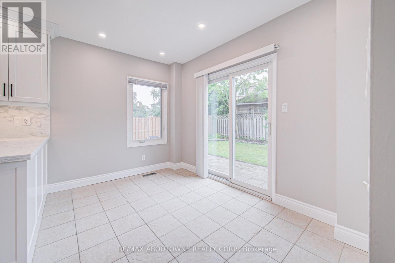 426 Parklane Road, Oakville, Ontario  L6H 4J5 - Photo 13 - W13666400