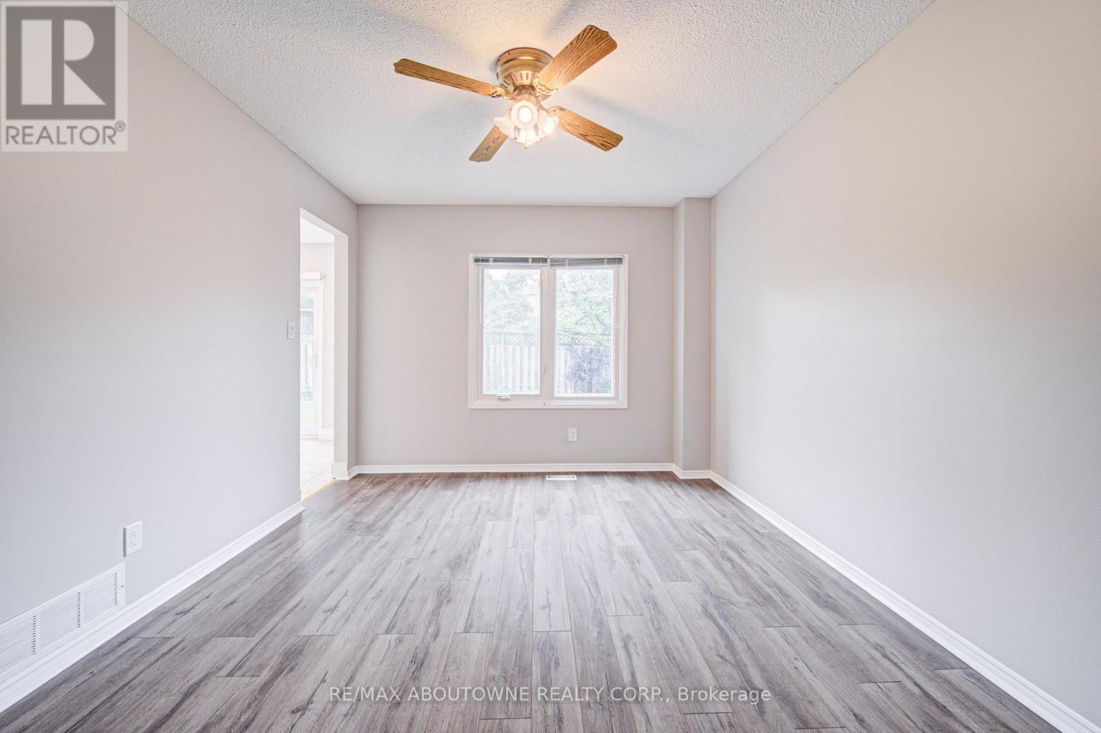 426 Parklane Road, Oakville, Ontario  L6H 4J5 - Photo 17 - W13666400