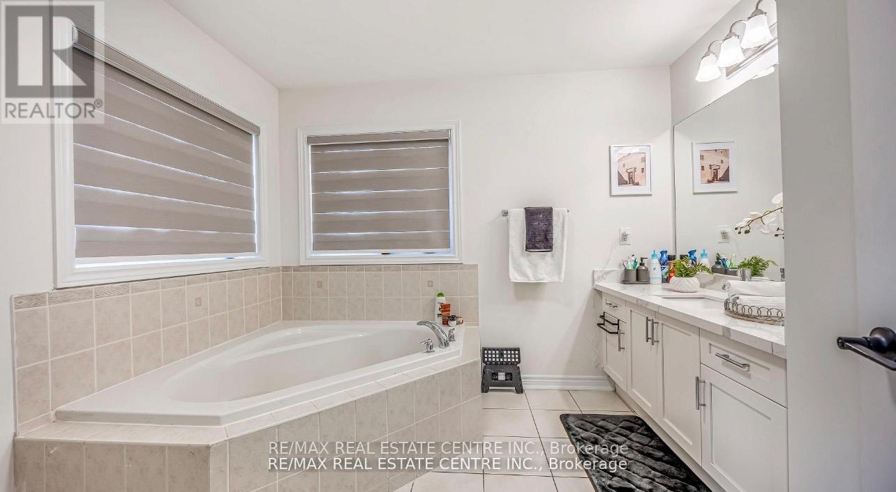 590 Grant Way, Milton, Ontario L9T 0W1 - Photo 7 - W13666486