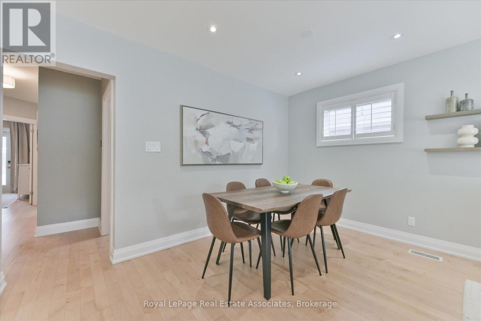 41 Ashbourne Drive, Toronto, Ontario  M9B 4H3 - Photo 10 - W13666496