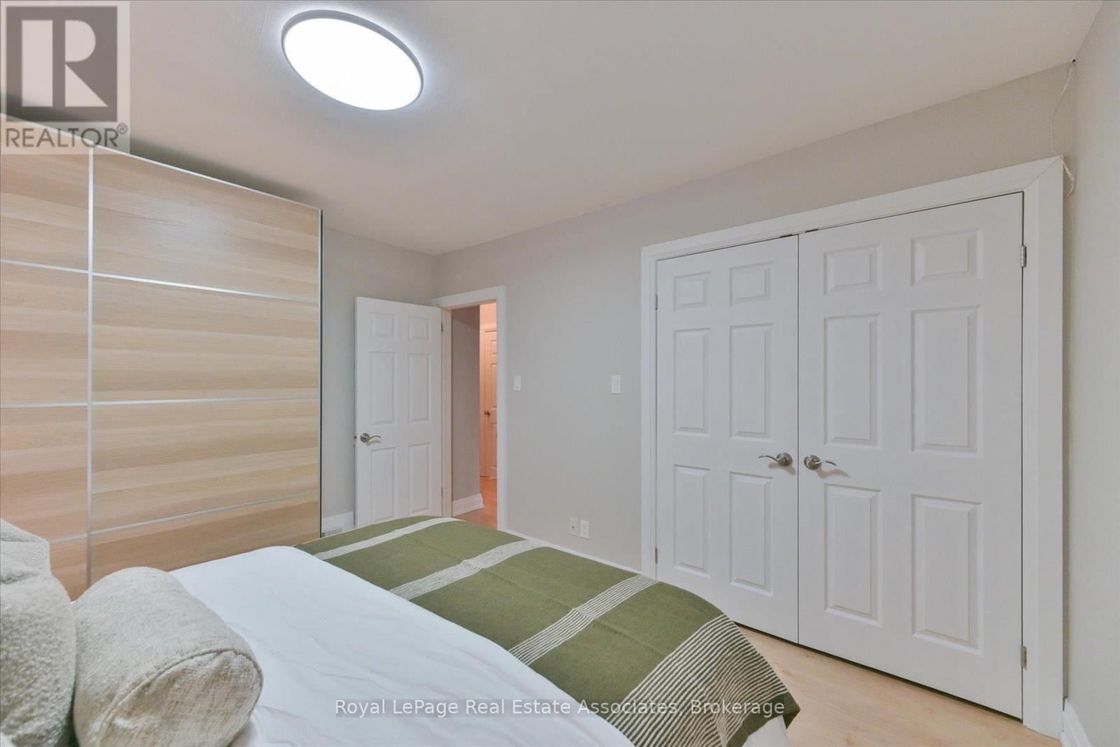 41 Ashbourne Drive, Toronto, Ontario  M9B 4H3 - Photo 19 - W13666496