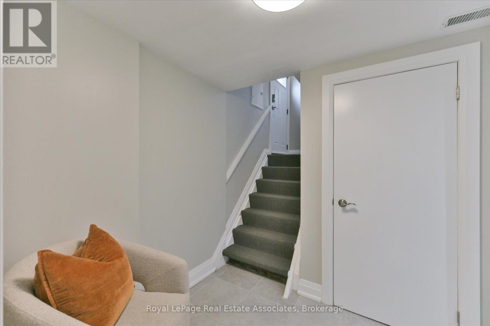 41 Ashbourne Drive, Toronto, Ontario  M9B 4H3 - Photo 24 - W13666496