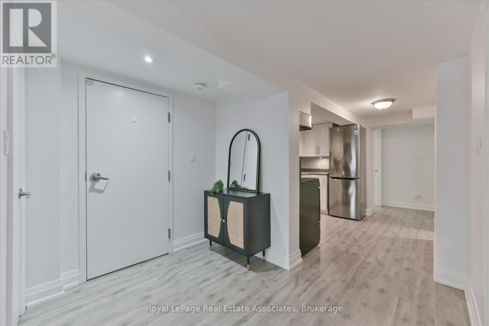 41 Ashbourne Drive, Toronto, Ontario  M9B 4H3 - Photo 25 - W13666496