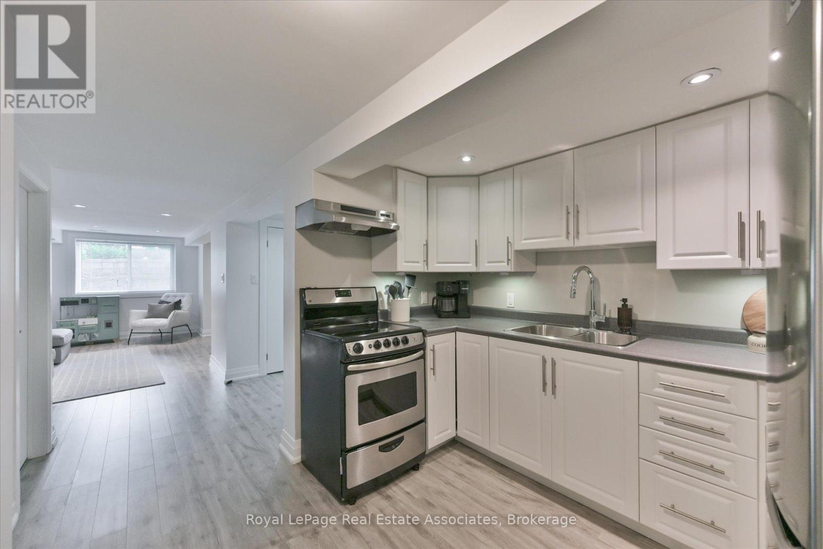 41 Ashbourne Drive, Toronto, Ontario  M9B 4H3 - Photo 31 - W13666496