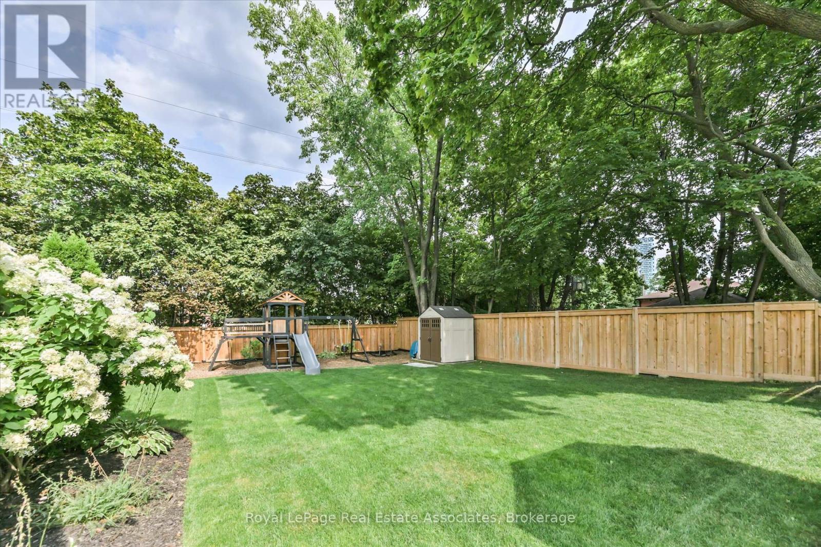 41 Ashbourne Drive, Toronto, Ontario  M9B 4H3 - Photo 40 - W13666496