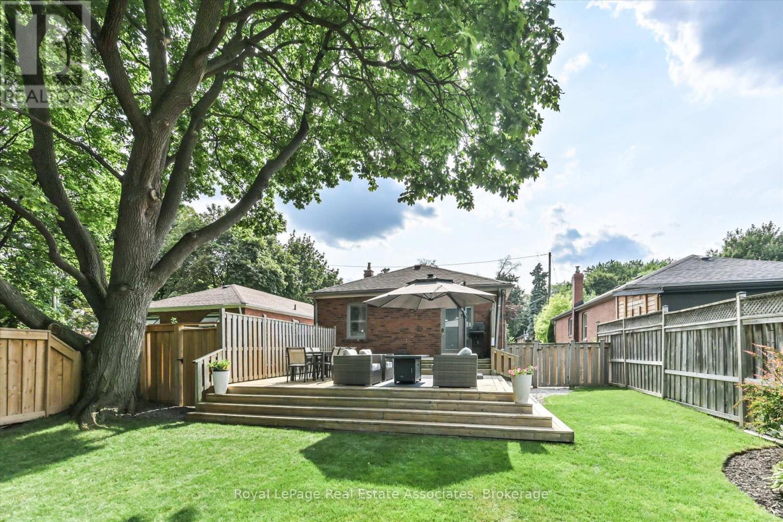 41 Ashbourne Drive, Toronto, Ontario  M9B 4H3 - Photo 42 - W13666496