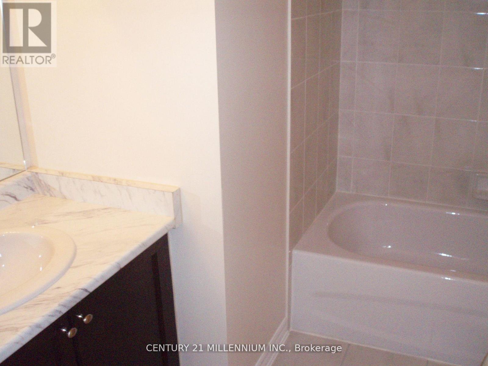 62 Magdalene Crescent, Brampton, Ontario  L6Z 0G8 - Photo 11 - W13666512