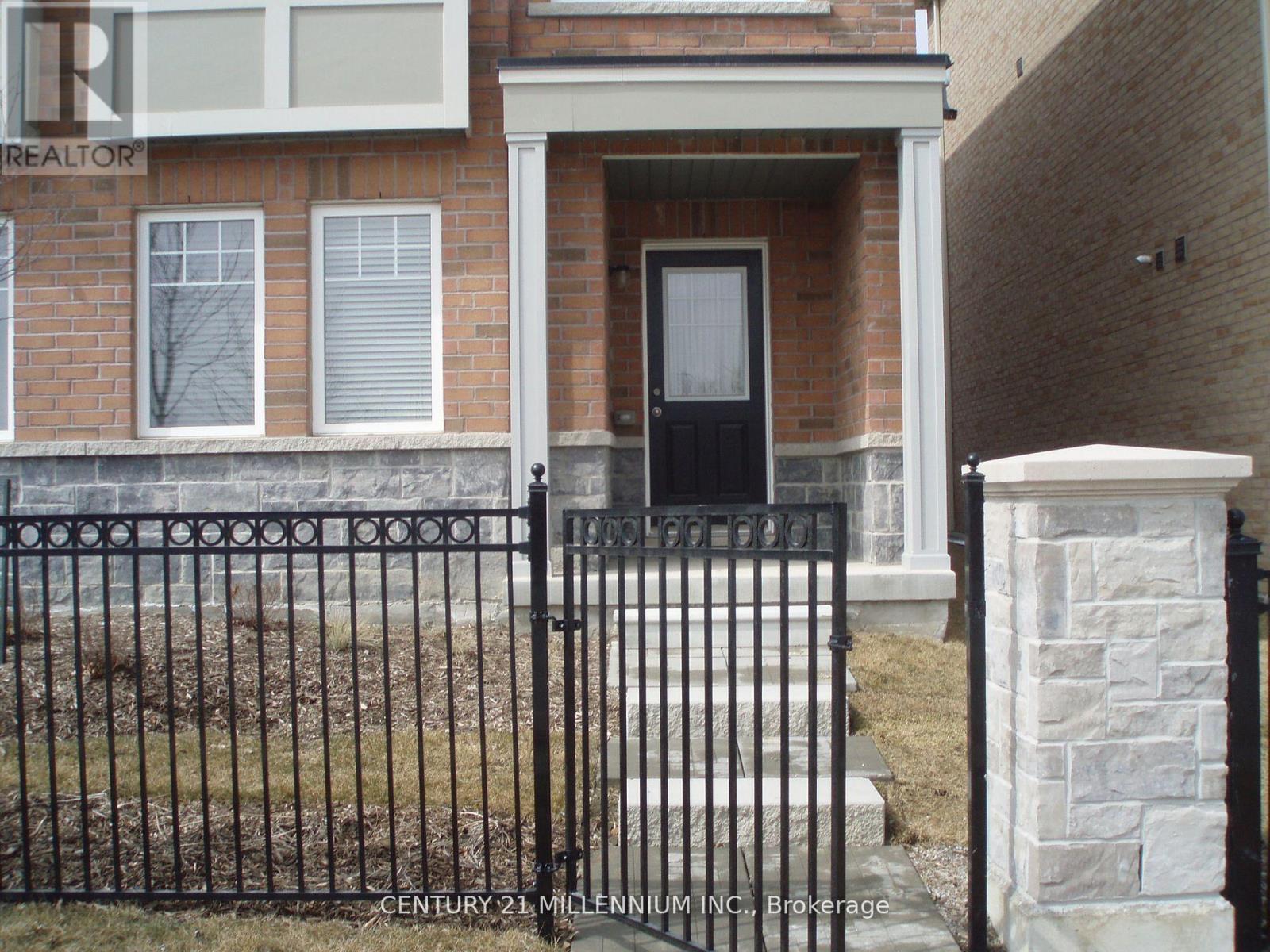 62 Magdalene Crescent, Brampton, Ontario  L6Z 0G8 - Photo 2 - W13666512