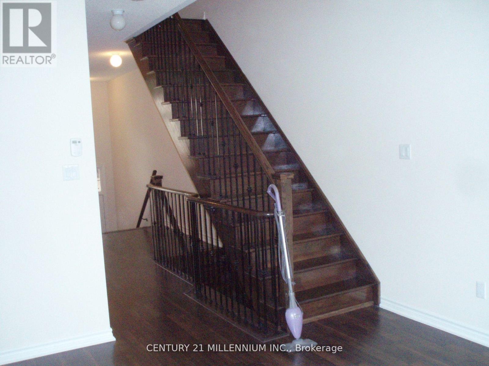 62 Magdalene Crescent, Brampton, Ontario  L6Z 0G8 - Photo 8 - W13666512