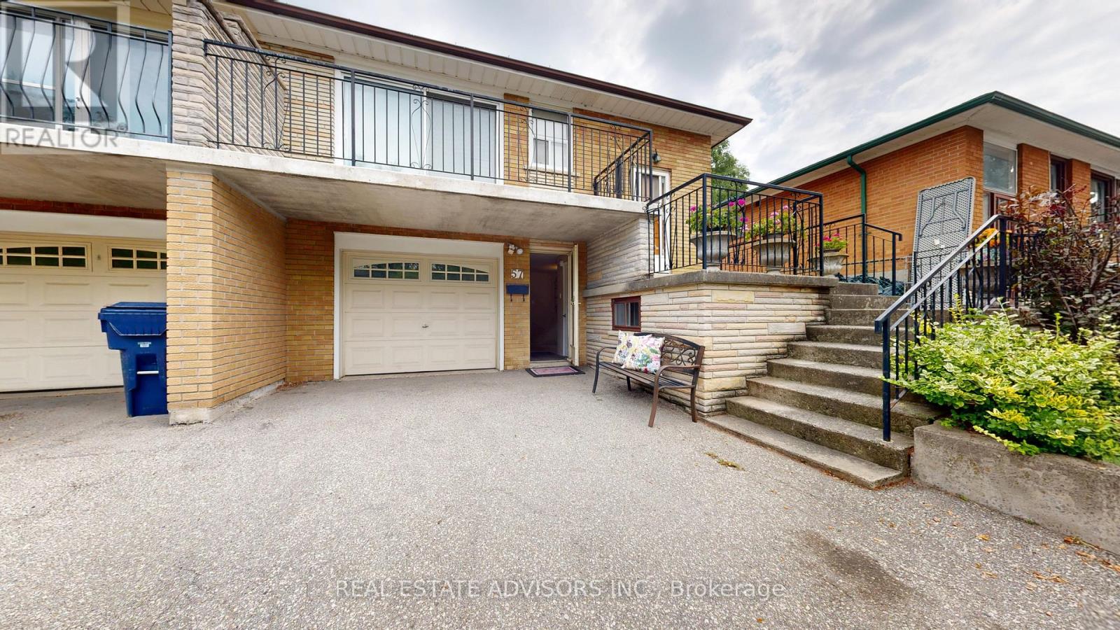57 Hucknall Road, Toronto, Ontario  M3J 1W1 - Photo 1 - W13666516
