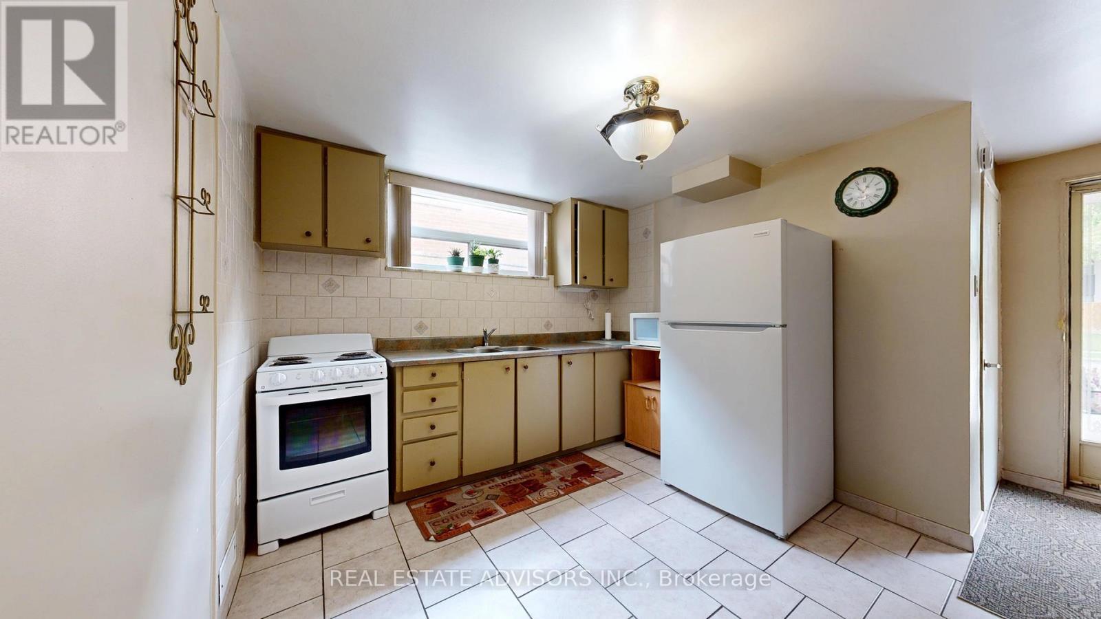 57 Hucknall Road, Toronto, Ontario  M3J 1W1 - Photo 14 - W13666516