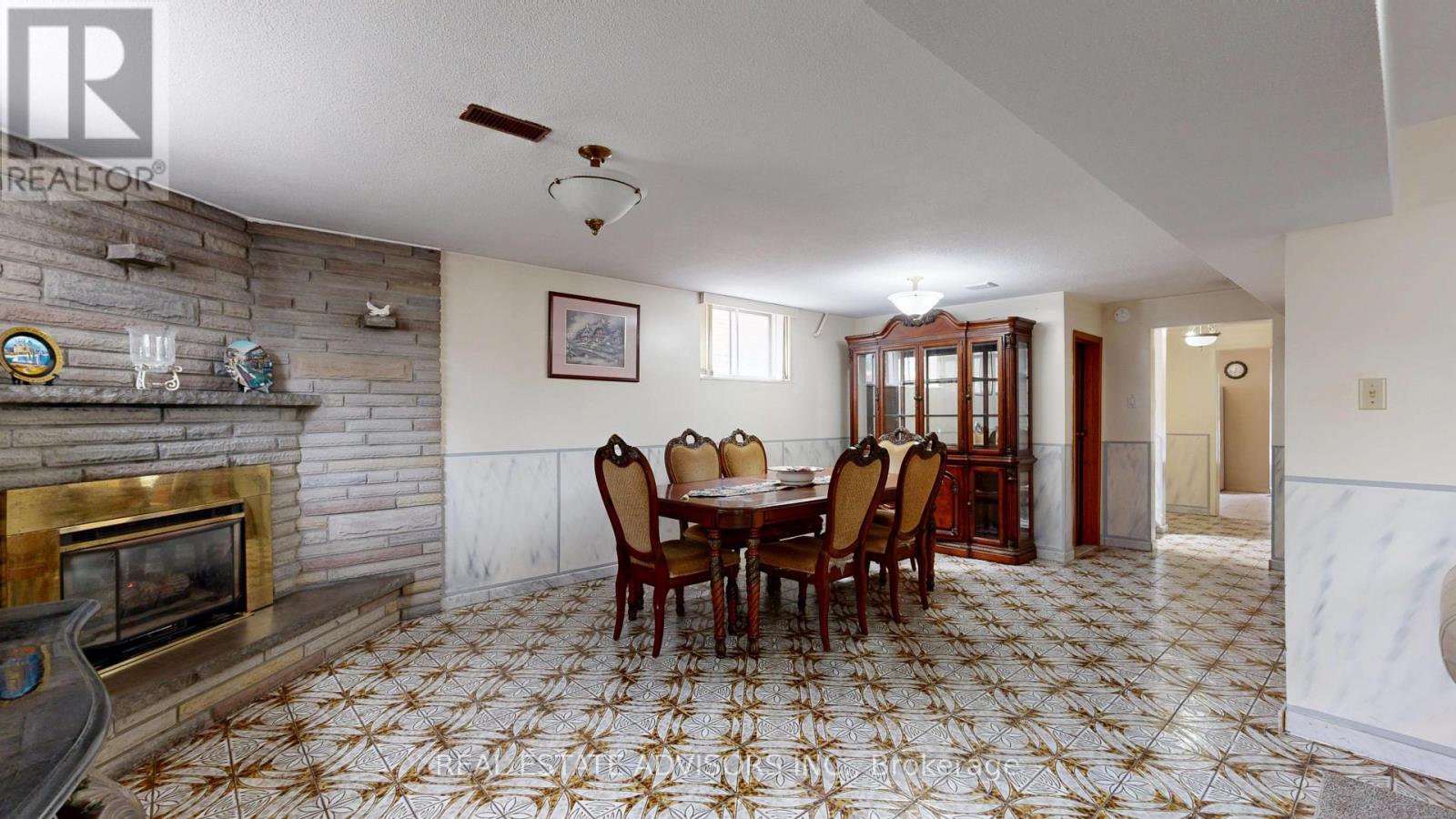 57 Hucknall Road, Toronto, Ontario  M3J 1W1 - Photo 5 - W13666516