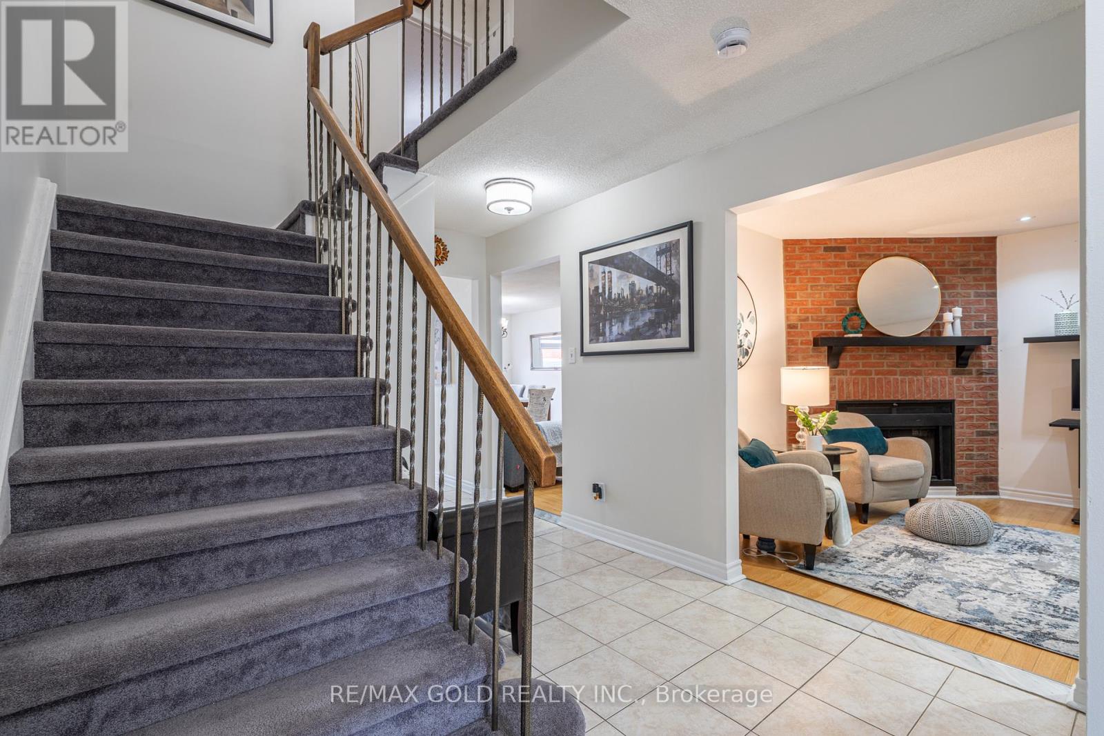 86 Whitehaven Drive, Brampton, Ontario L6Z 2R4 - Photo 5 - W13666534