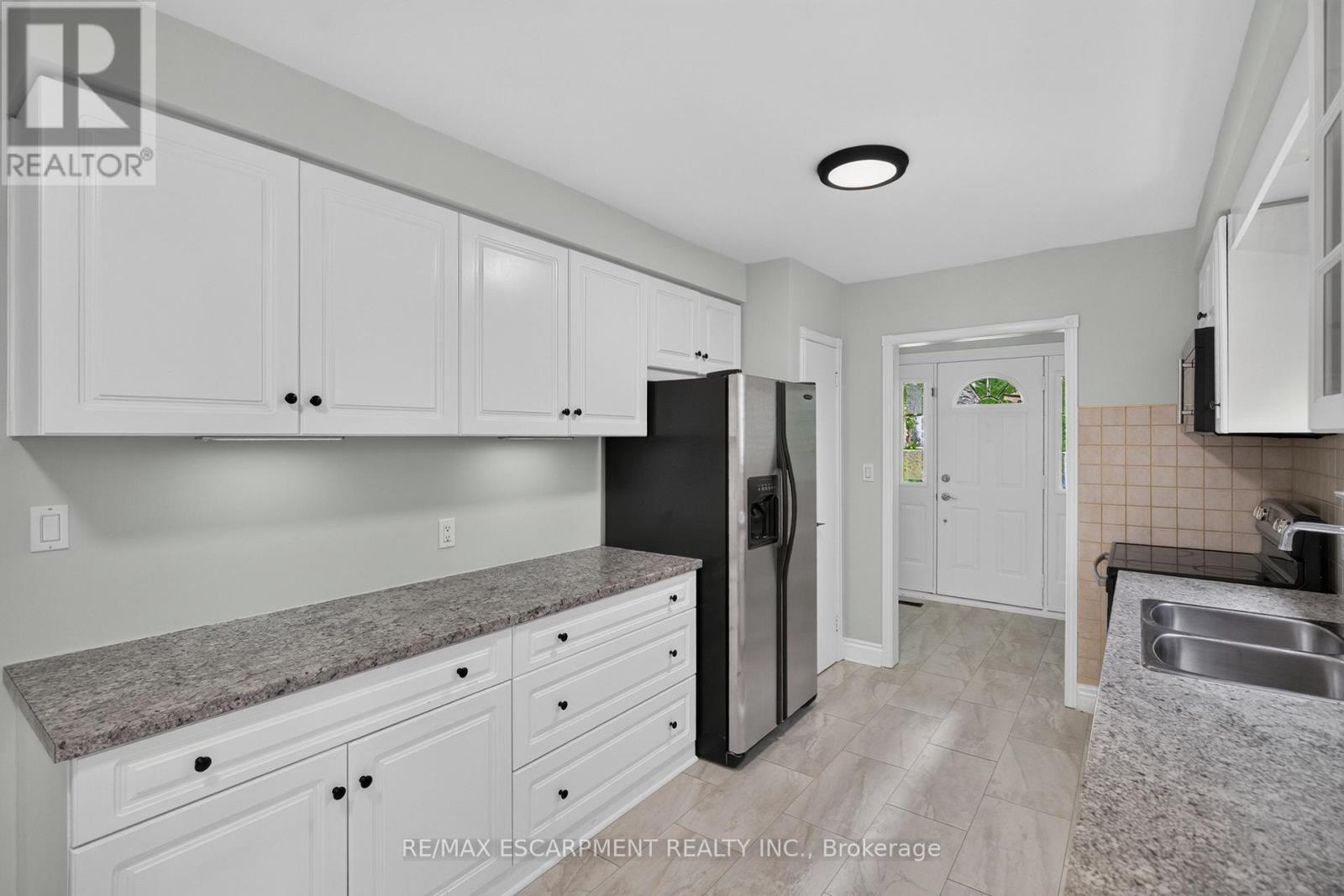 3401 Rockwood Drive, Burlington, Ontario  L7N 3H6 - Photo 5 - W13666558