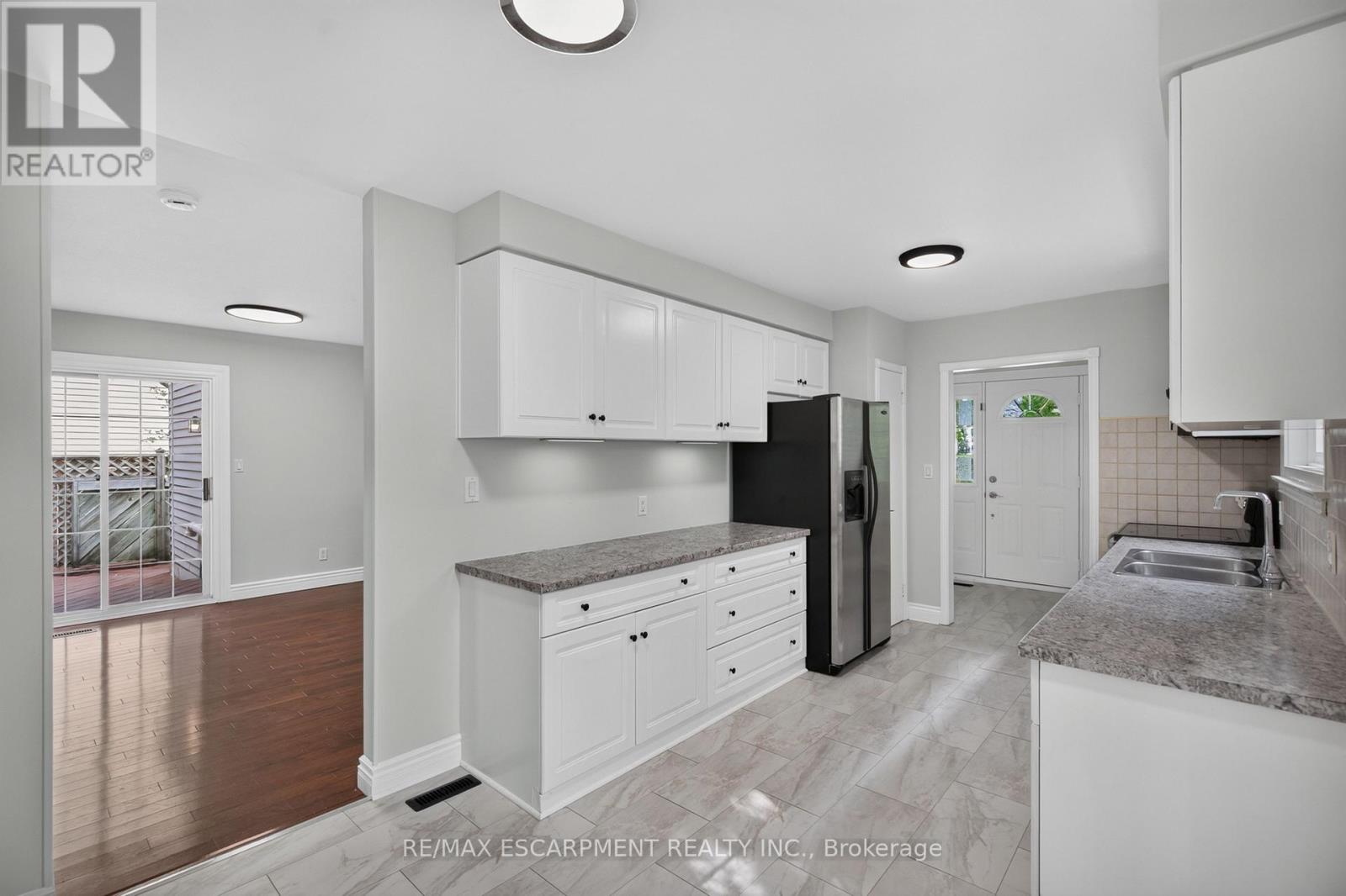 3401 Rockwood Drive, Burlington, Ontario  L7N 3H6 - Photo 8 - W13666558
