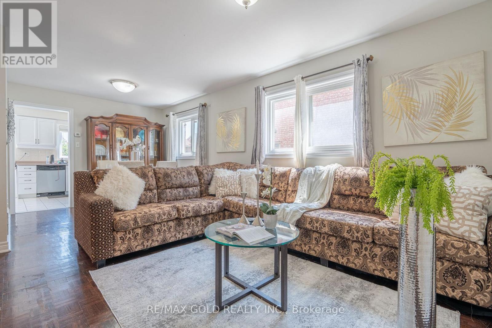 121 Bighorn Crescent, Brampton, Ontario L6R 1G2 - Photo 8 - W13666566