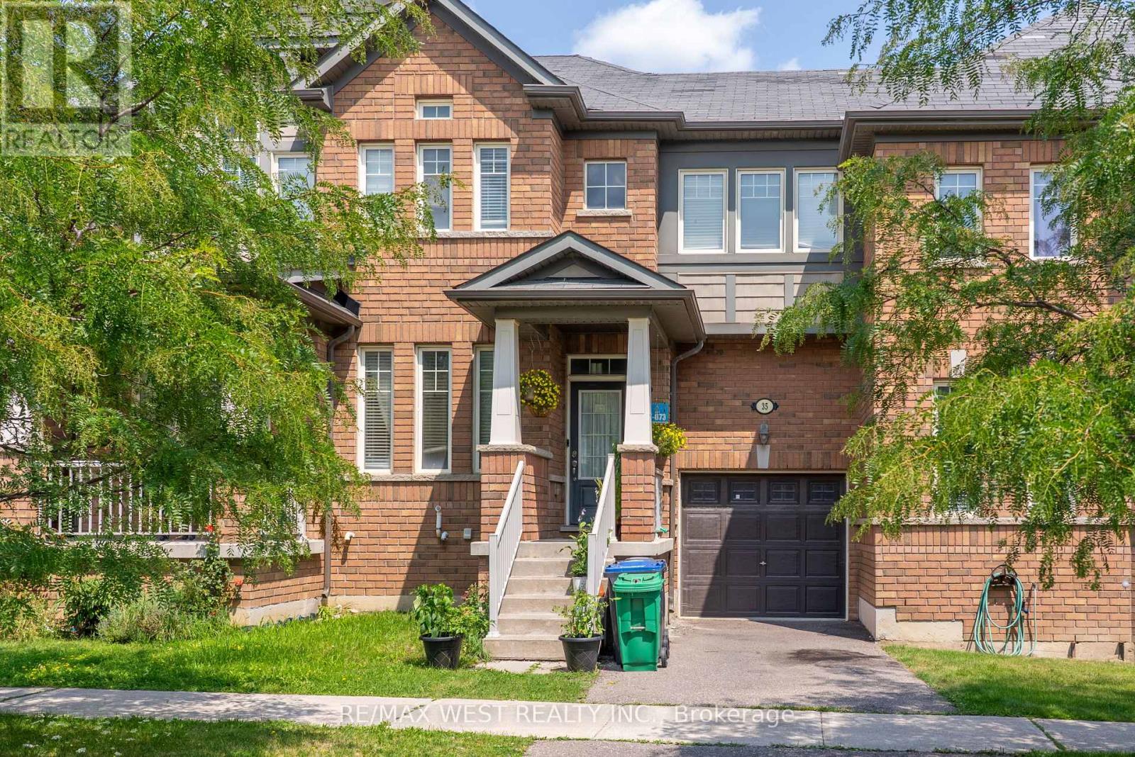 35 SKY HARBOUR DRIVE, Brampton, Ontario