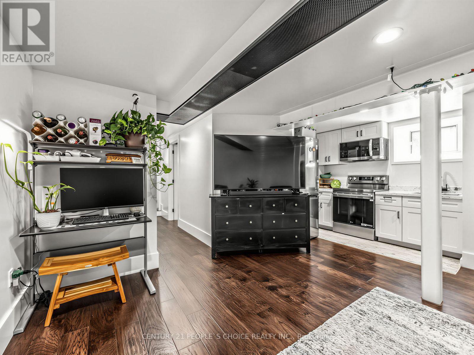 52 Seventeenth Street, Toronto, Ontario M8V 3K2 - Photo 15 - W13666610