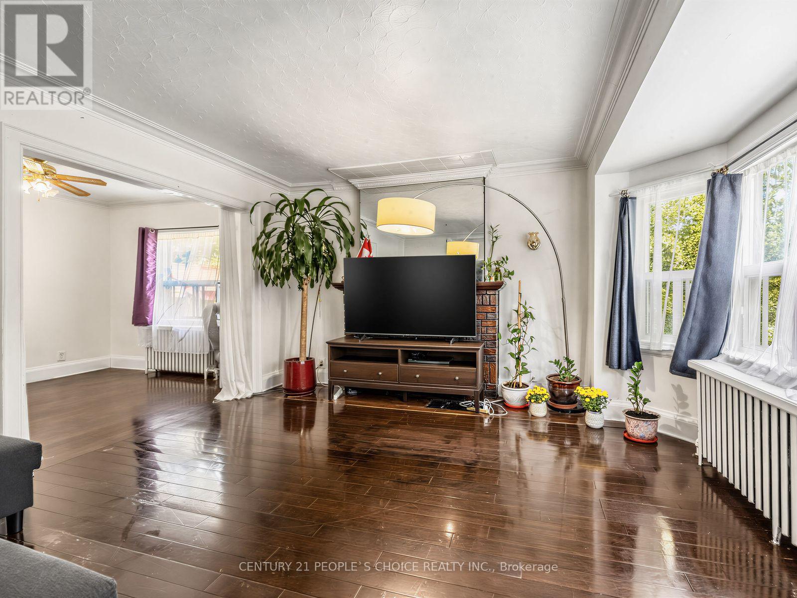 52 Seventeenth Street, Toronto, Ontario M8V 3K2 - Photo 3 - W13666610