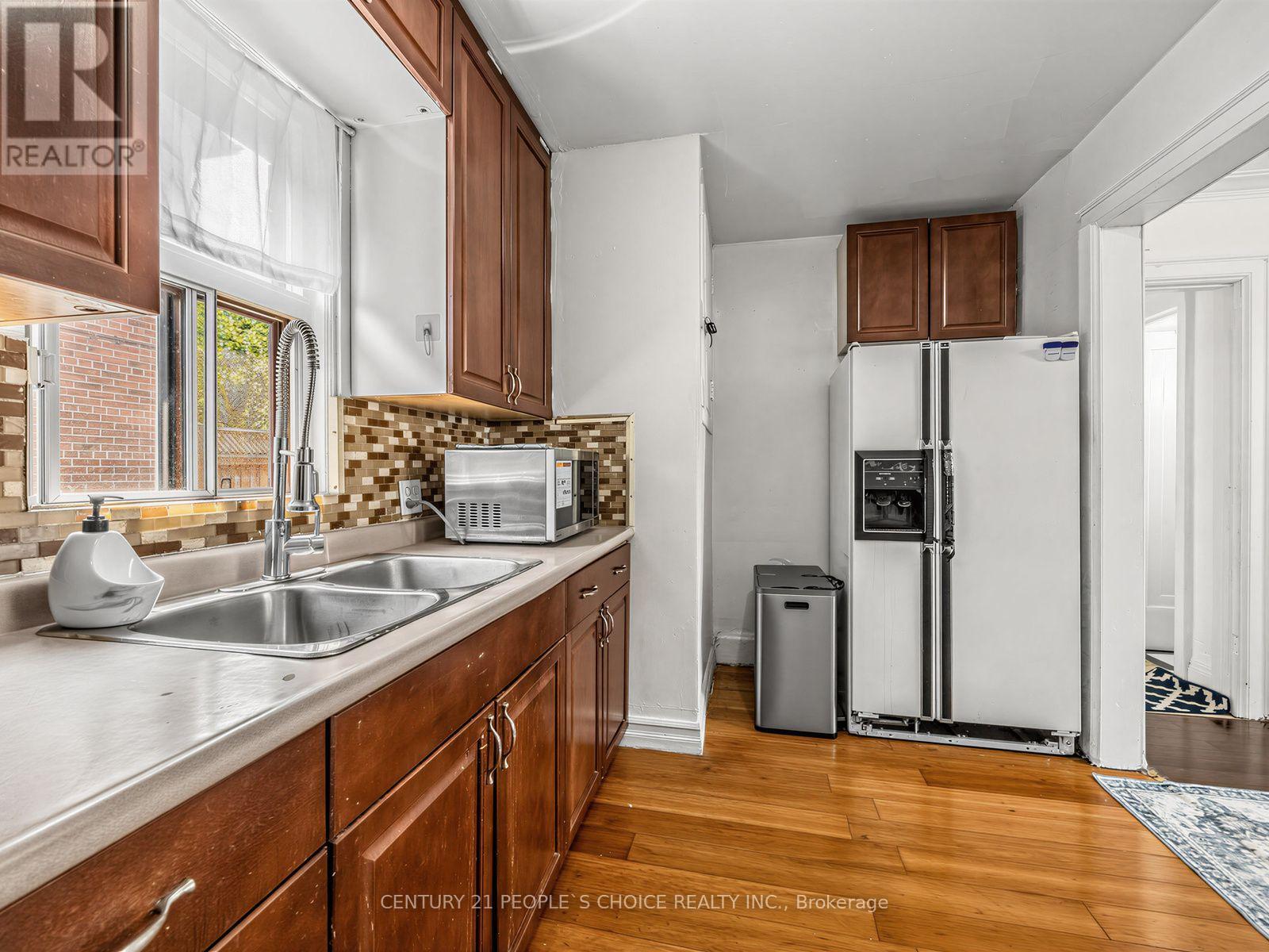 52 Seventeenth Street, Toronto, Ontario M8V 3K2 - Photo 9 - W13666610