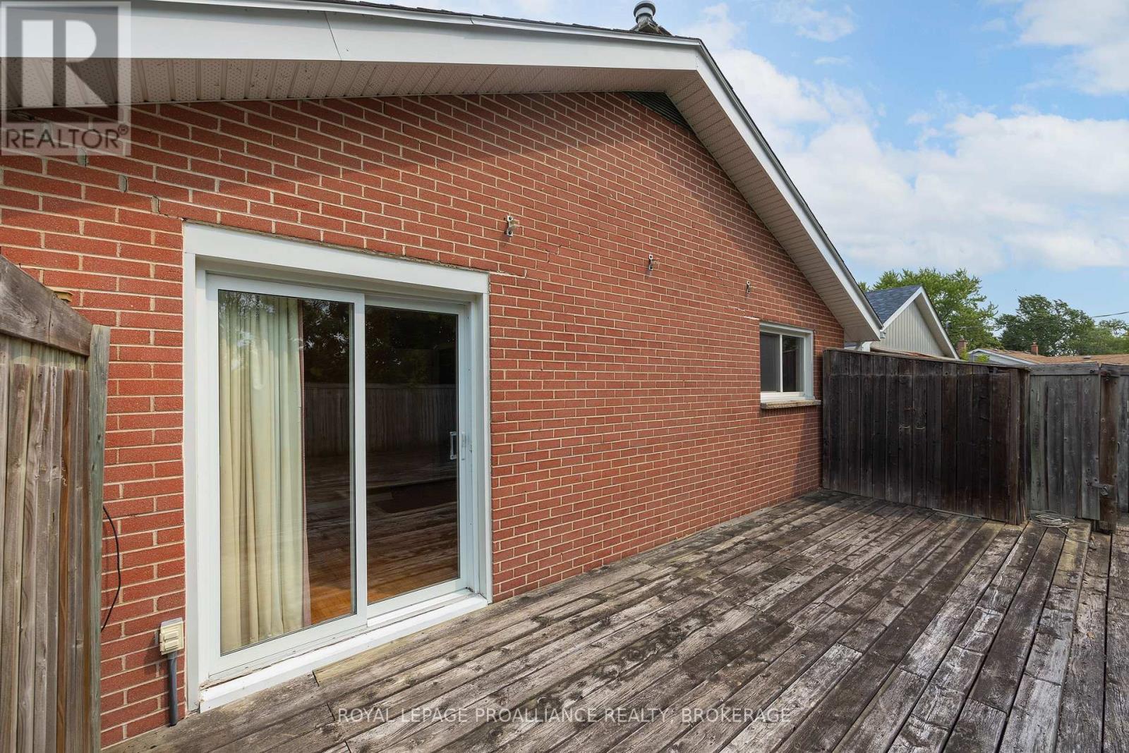 30 Mulcaster Street, Kingston, Ontario  K7M 2V5 - Photo 10 - X13661076