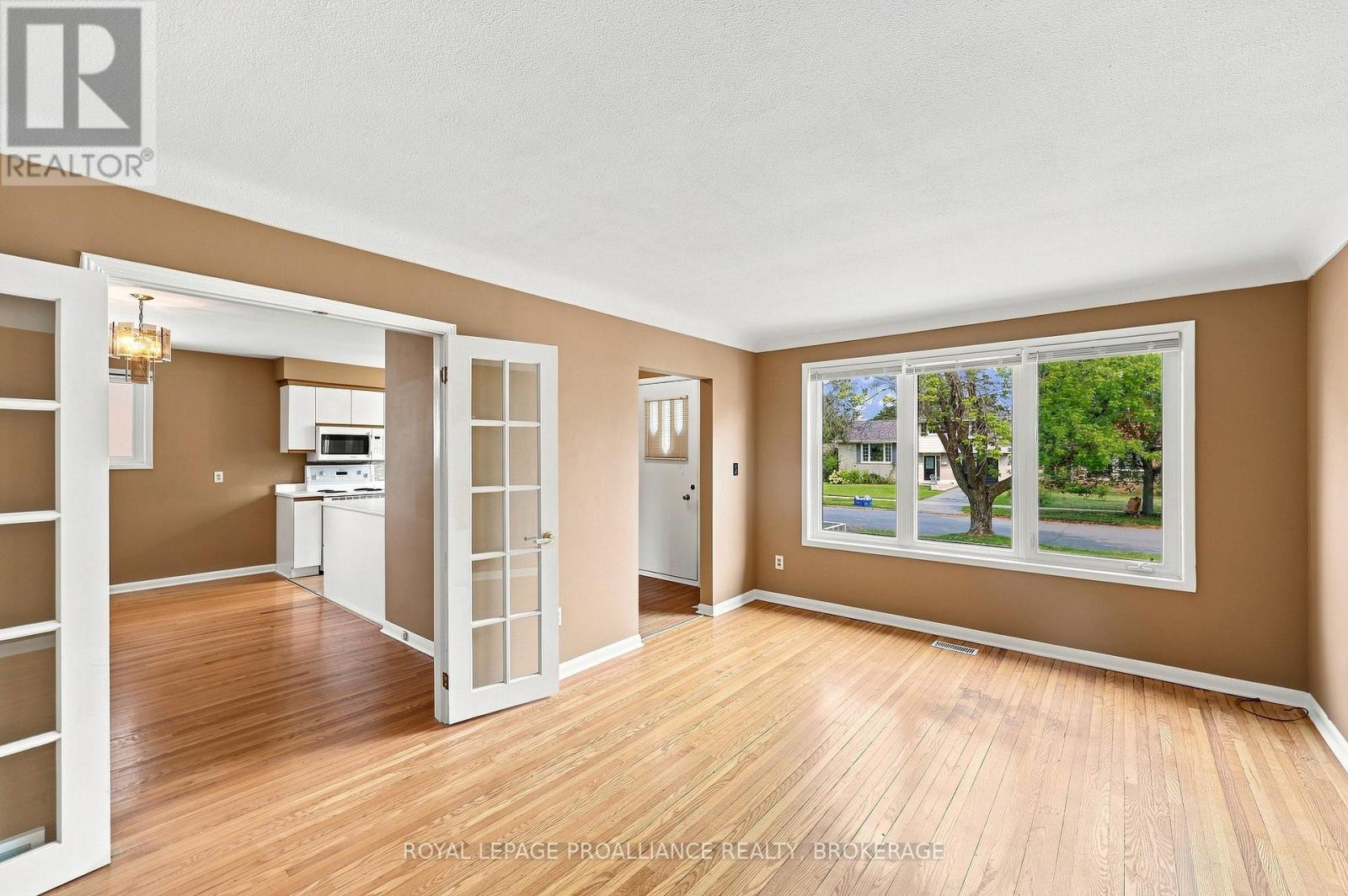 30 Mulcaster Street, Kingston, Ontario  K7M 2V5 - Photo 14 - X13661076