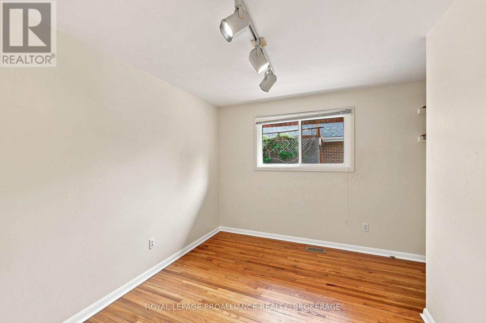 30 Mulcaster Street, Kingston, Ontario  K7M 2V5 - Photo 32 - X13661076