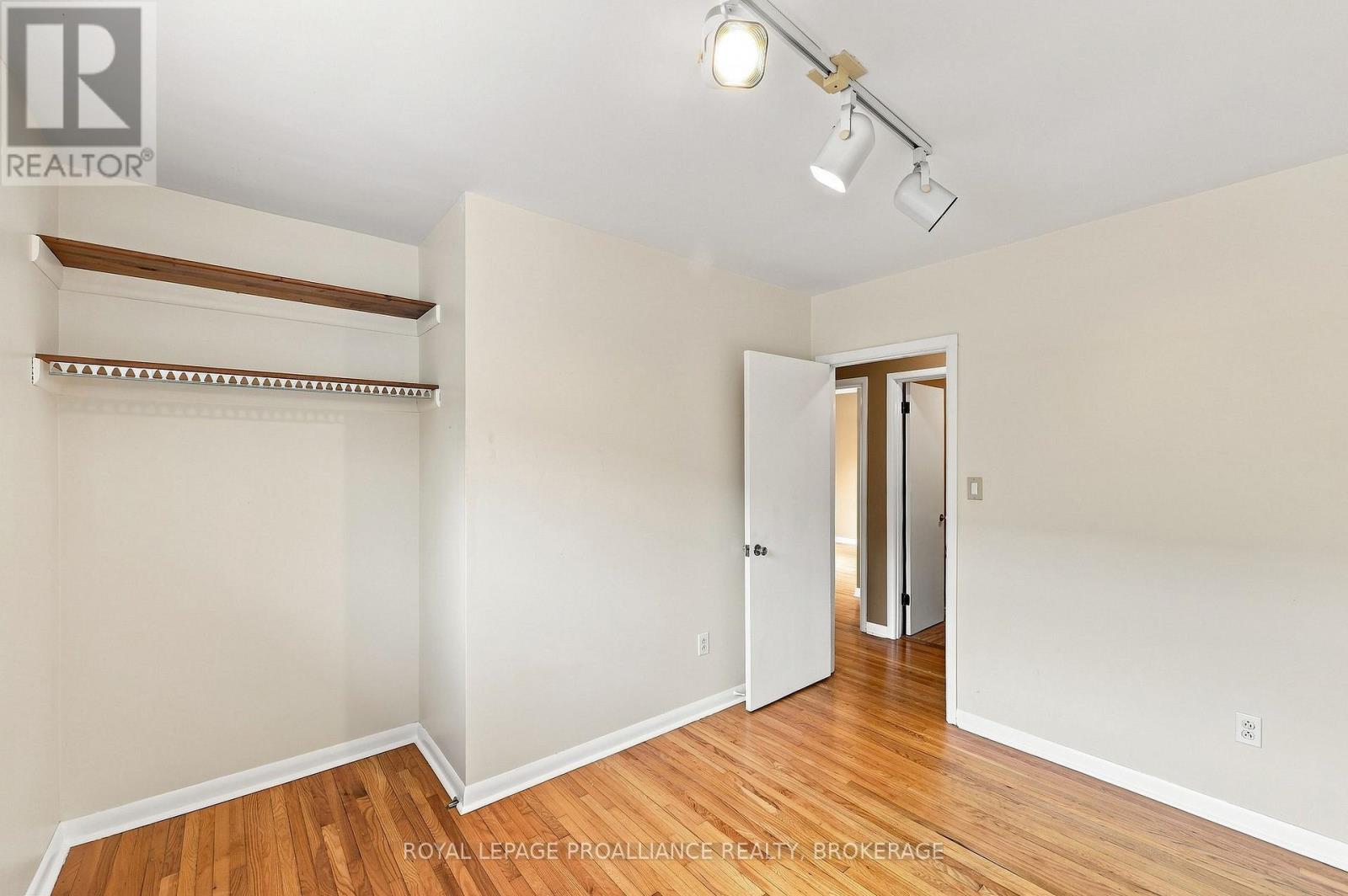 30 Mulcaster Street, Kingston, Ontario  K7M 2V5 - Photo 33 - X13661076