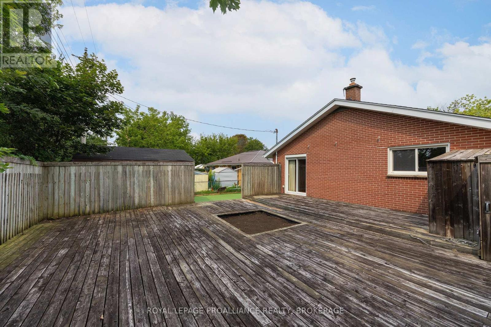 30 Mulcaster Street, Kingston, Ontario  K7M 2V5 - Photo 9 - X13661076