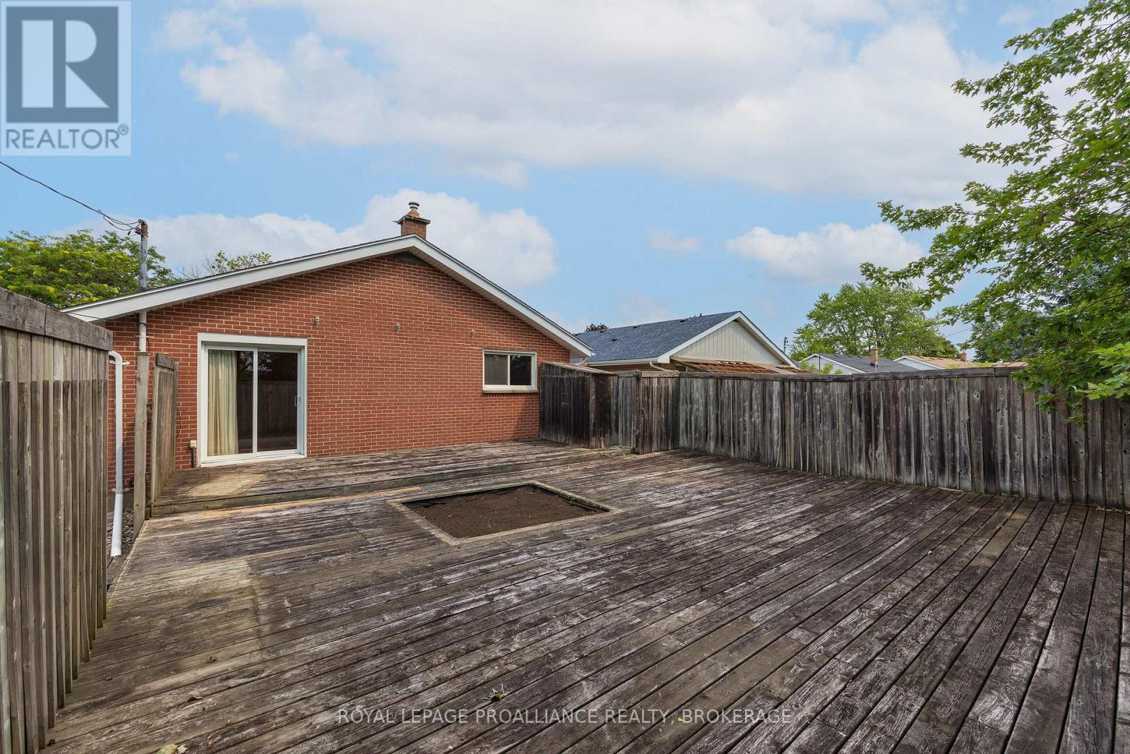 30 Mulcaster Street, Kingston, Ontario  K7M 2V5 - Photo 8 - X13661076