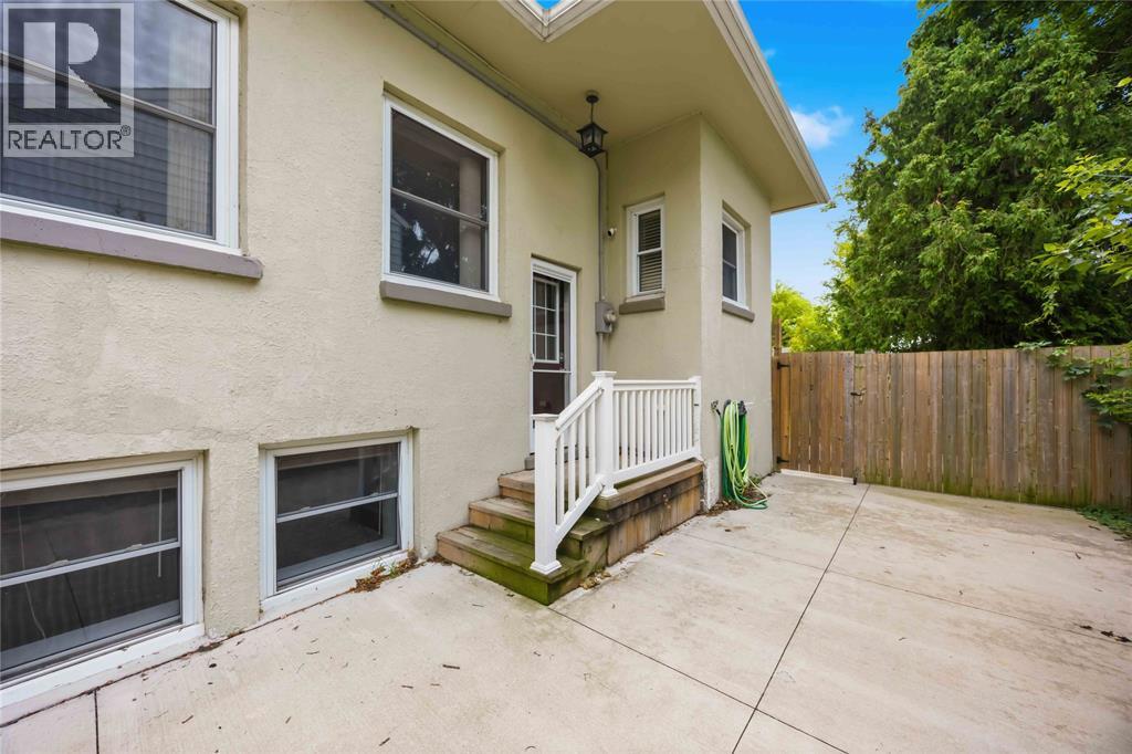 751 Ross Avenue, Sarnia, Ontario N7T 1K4 - Photo 2 - 26019355