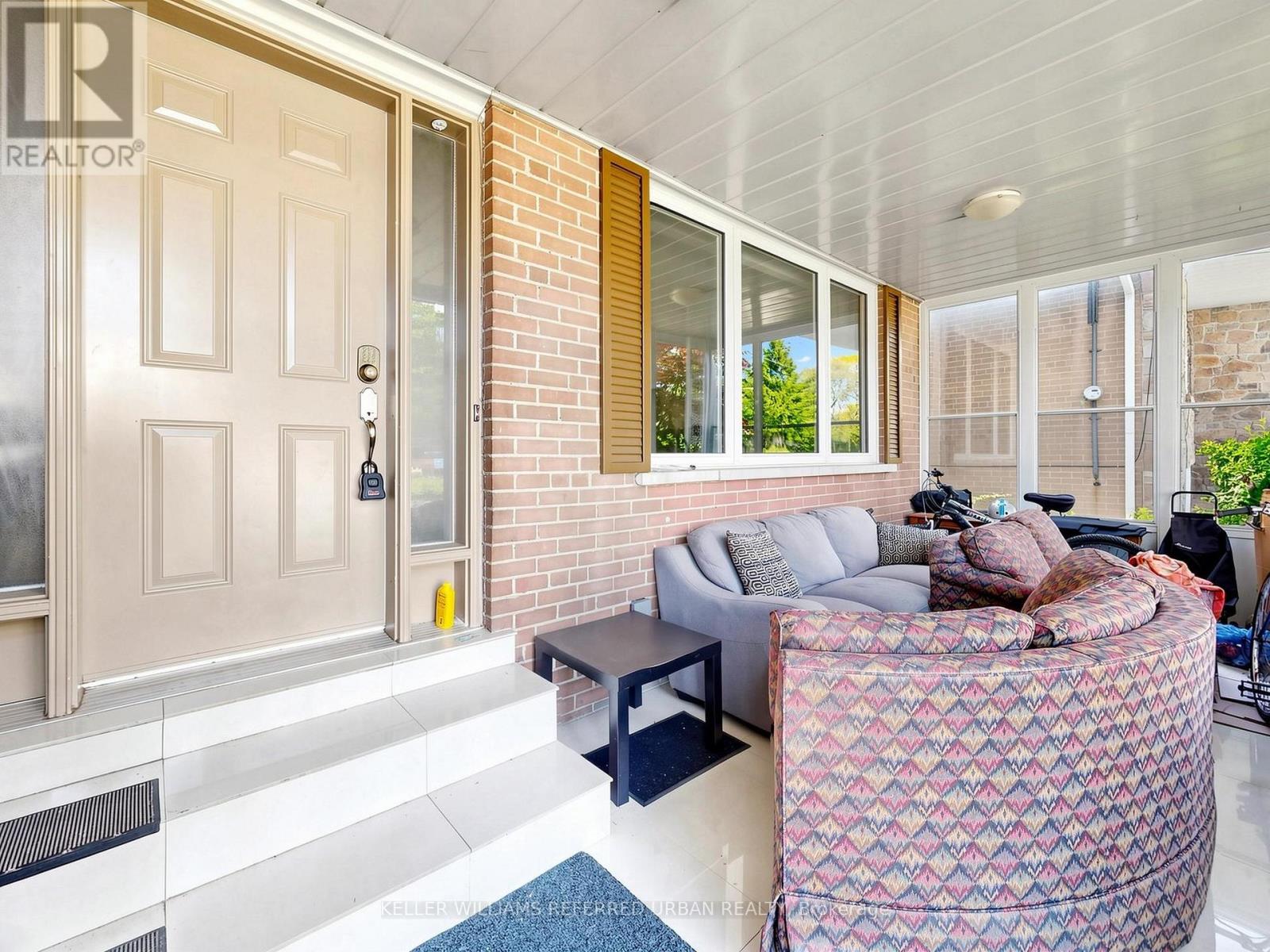 32 Wycliffe Crescent, Toronto, Ontario  M2K 1V6 - Photo 4 - C13233342