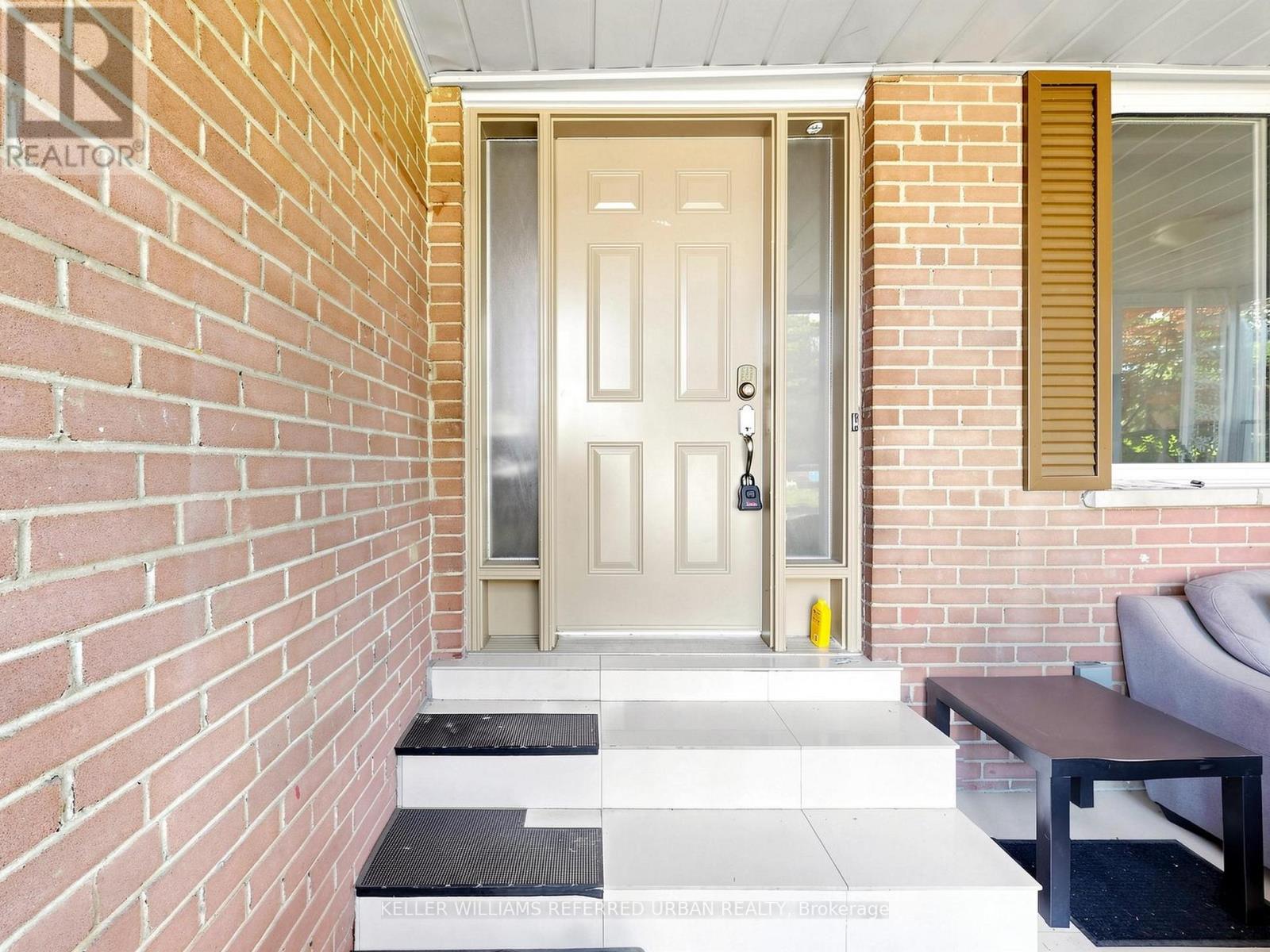 32 Wycliffe Crescent, Toronto, Ontario  M2K 1V6 - Photo 5 - C13233342