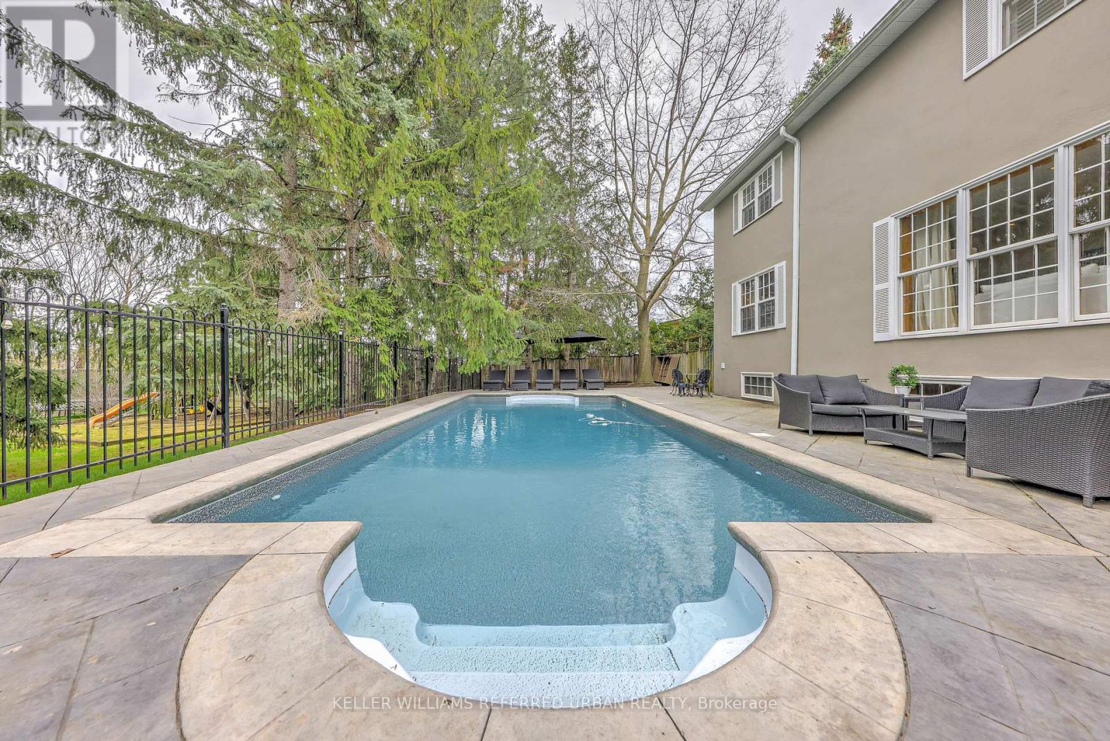 <div class="slider-price">$3,300,000</div><p>48 Grangemill Crescent, Toronto, Ontario</p>