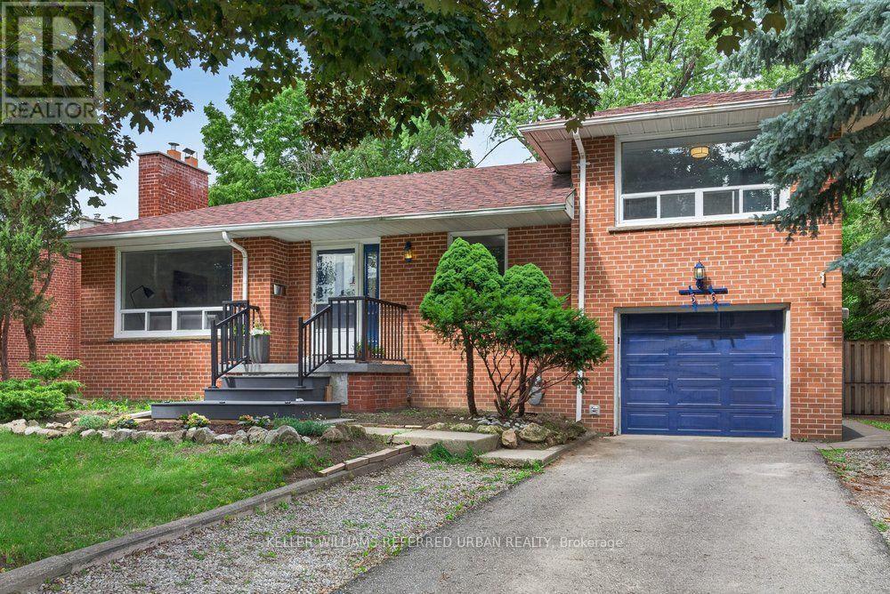 36 Fleetwell Court, Toronto, Ontario  M2R 1L3 - Photo 2 - C13540250