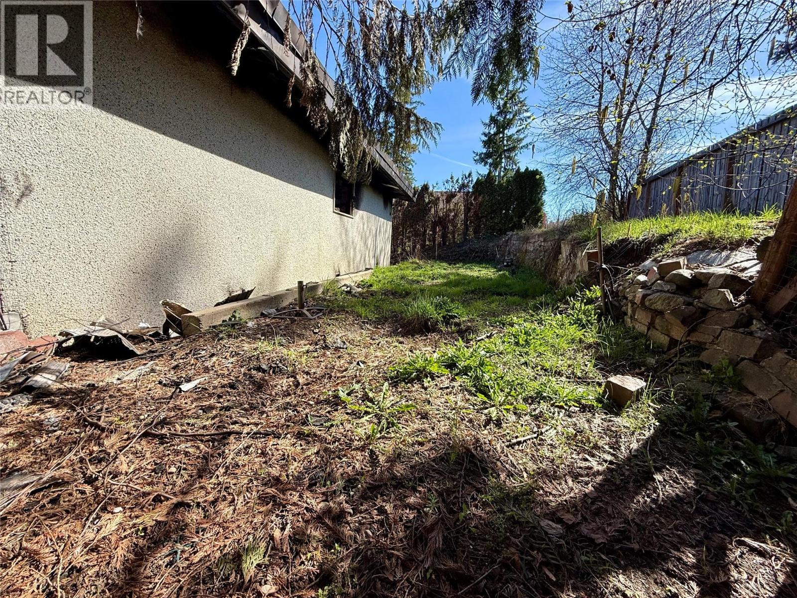 604 11th Street, Castlegar, British Columbia  V1N 2J9 - Photo 6 - 10396254