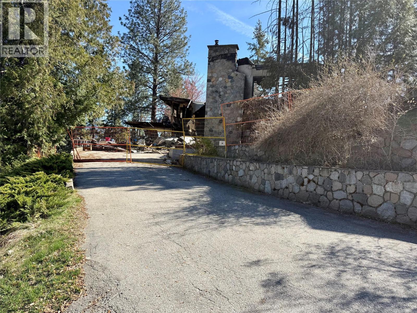 604 11th Street, Castlegar, British Columbia  V1N 2J9 - Photo 8 - 10396254