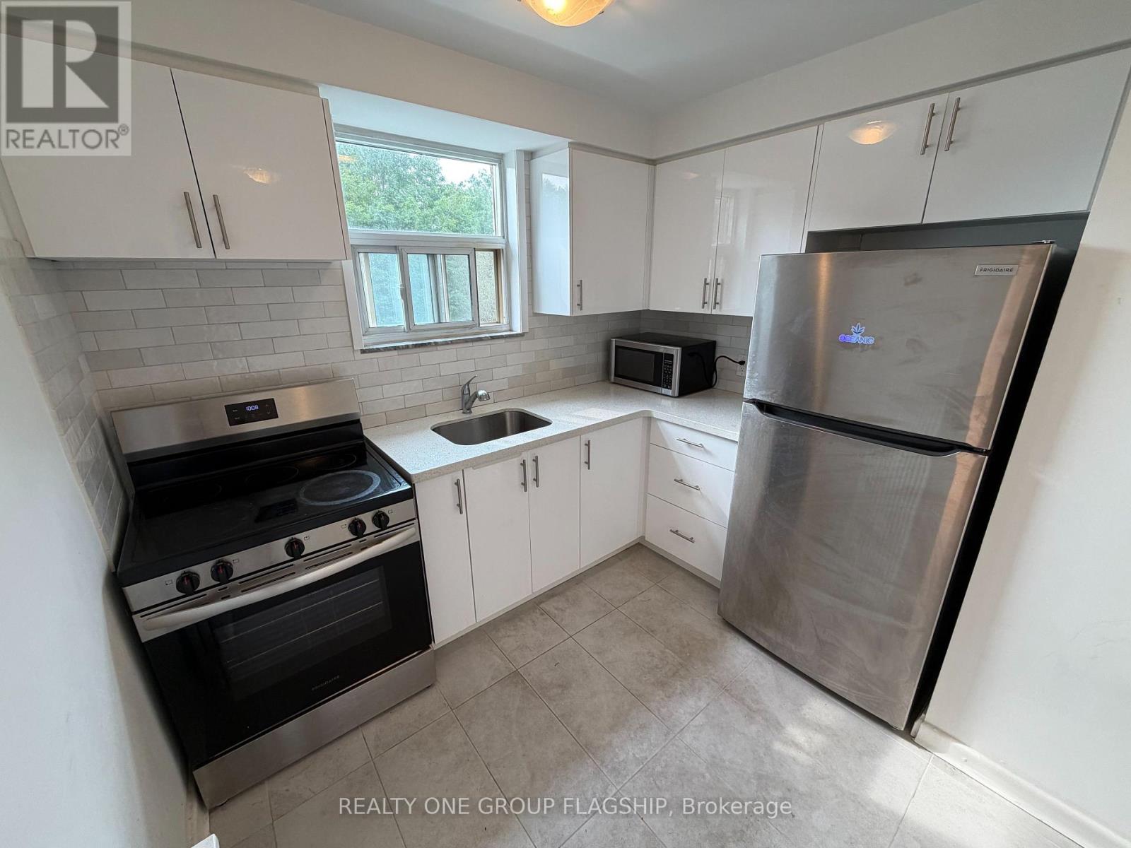 9 - 7 Elmwood Avenue S, Mississauga, Ontario  L5G 3J6 - Photo 10 - W13535750