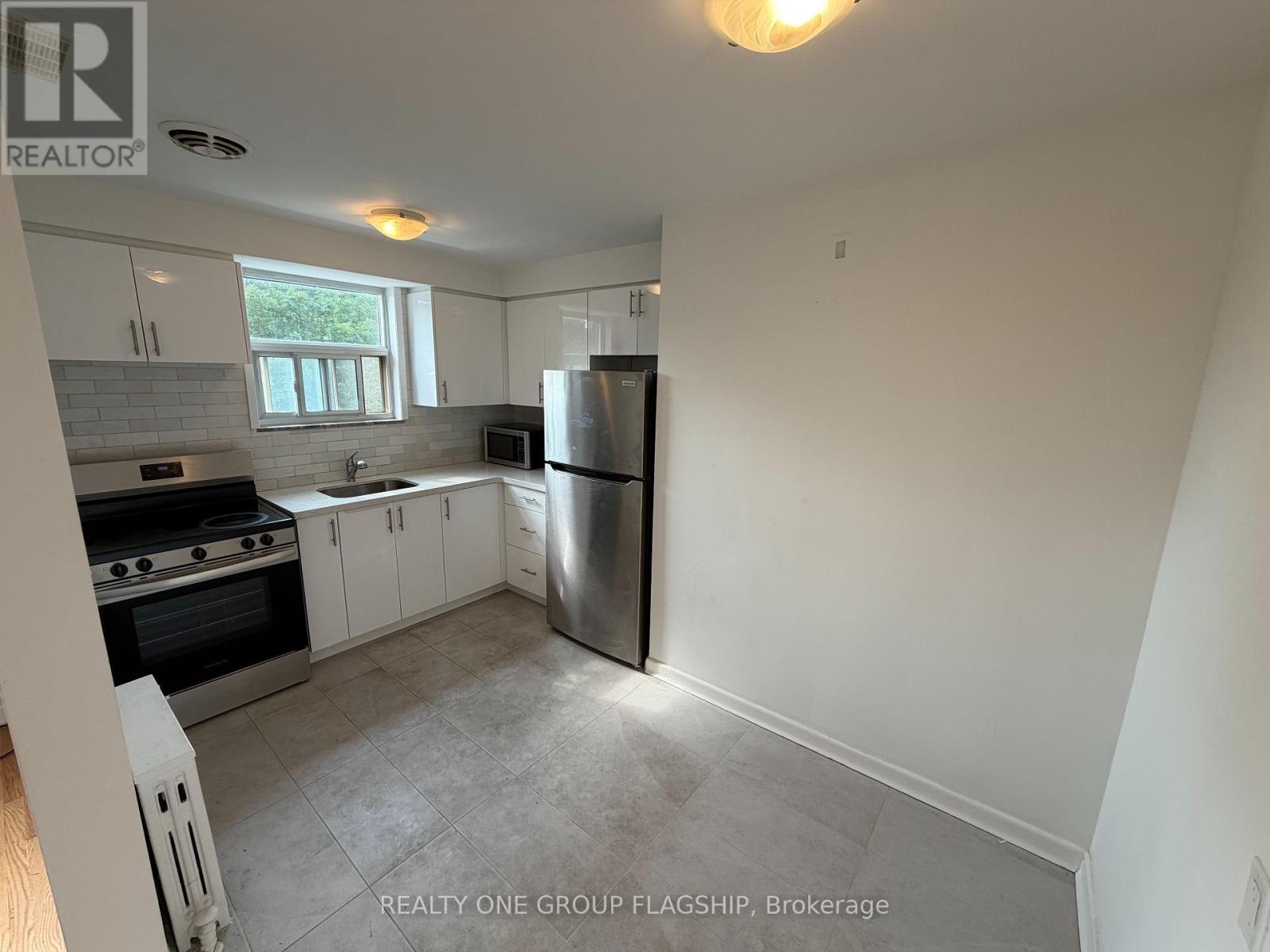 9 - 7 Elmwood Avenue S, Mississauga, Ontario  L5G 3J6 - Photo 8 - W13535750