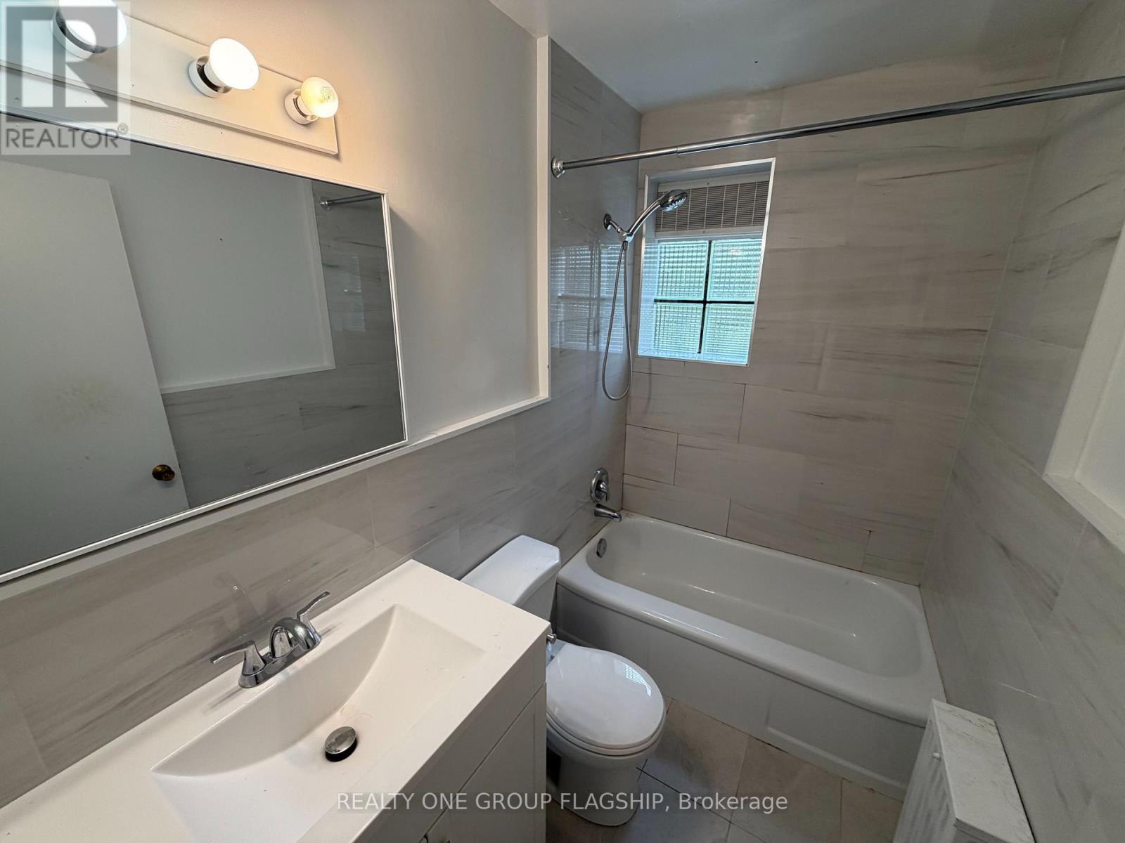9 - 7 Elmwood Avenue S, Mississauga, Ontario  L5G 3J6 - Photo 16 - W13535750