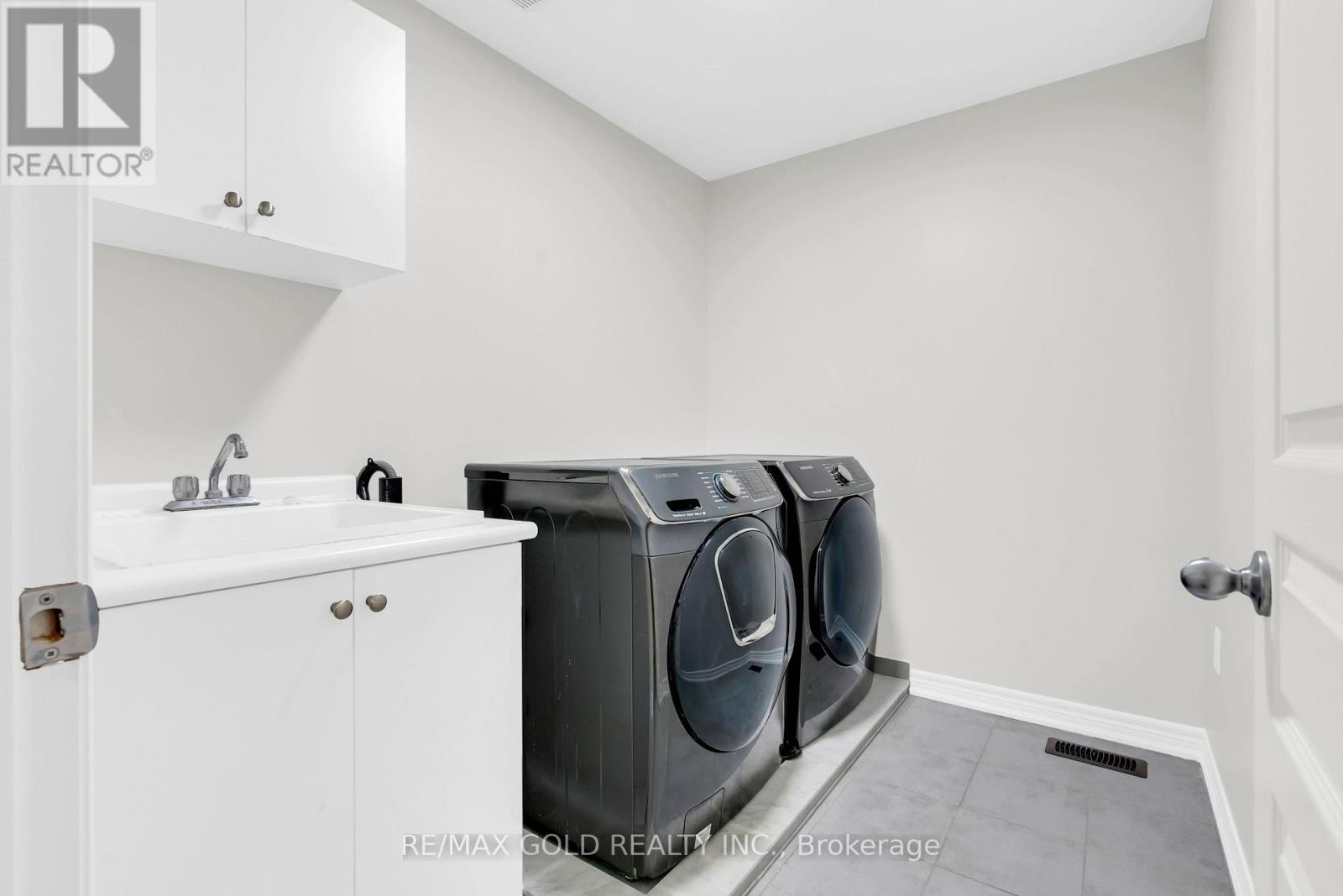 1625 Sorensen Court, Milton, Ontario  L9E 1G8 - Photo 39 - W13666264