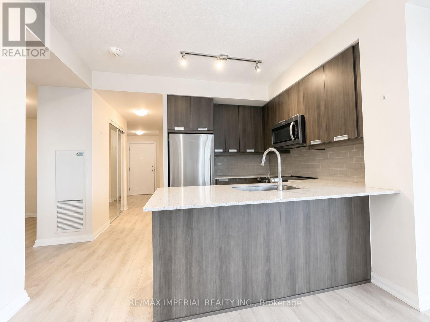 403, Master Room - 65 Watergarden Drive, Mississauga, Ontario  L5R 1B2 - Photo 10 - W13665496