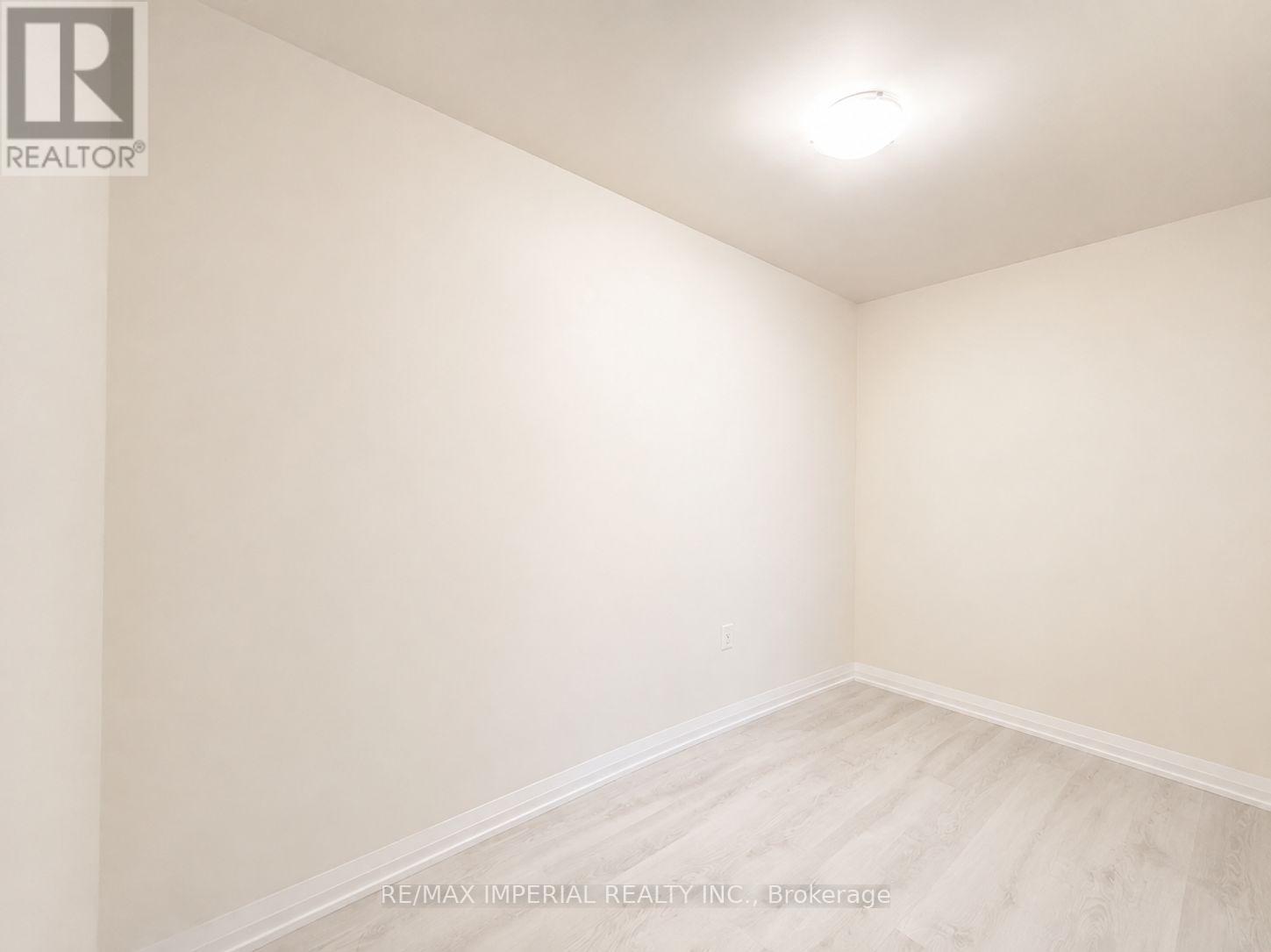 403, Master Room - 65 Watergarden Drive, Mississauga, Ontario  L5R 1B2 - Photo 8 - W13665496