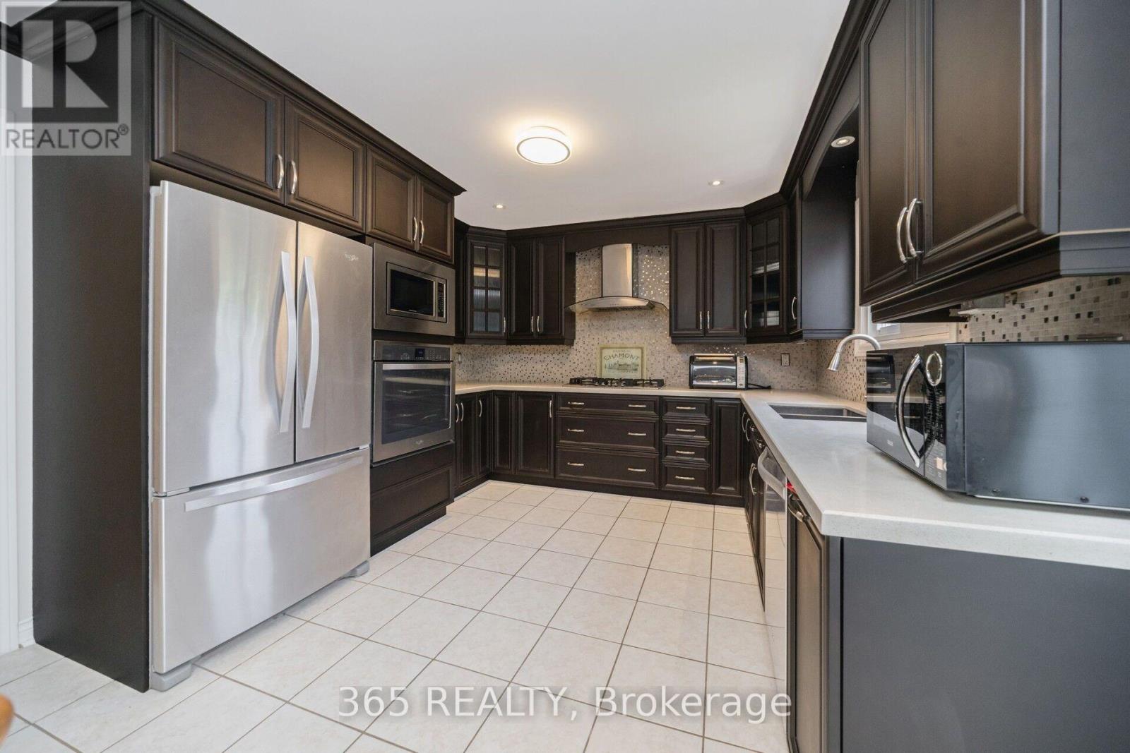 52 Leeward Drive, Brampton, Ontario  L6S 5V8 - Photo 10 - W13665724