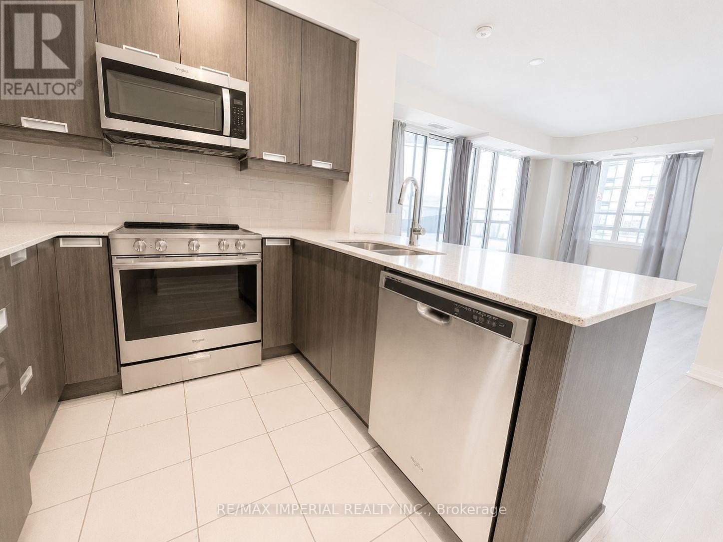 403, Master Room - 65 Watergarden Drive, Mississauga, Ontario  L5R 1B2 - Photo 9 - W13665496