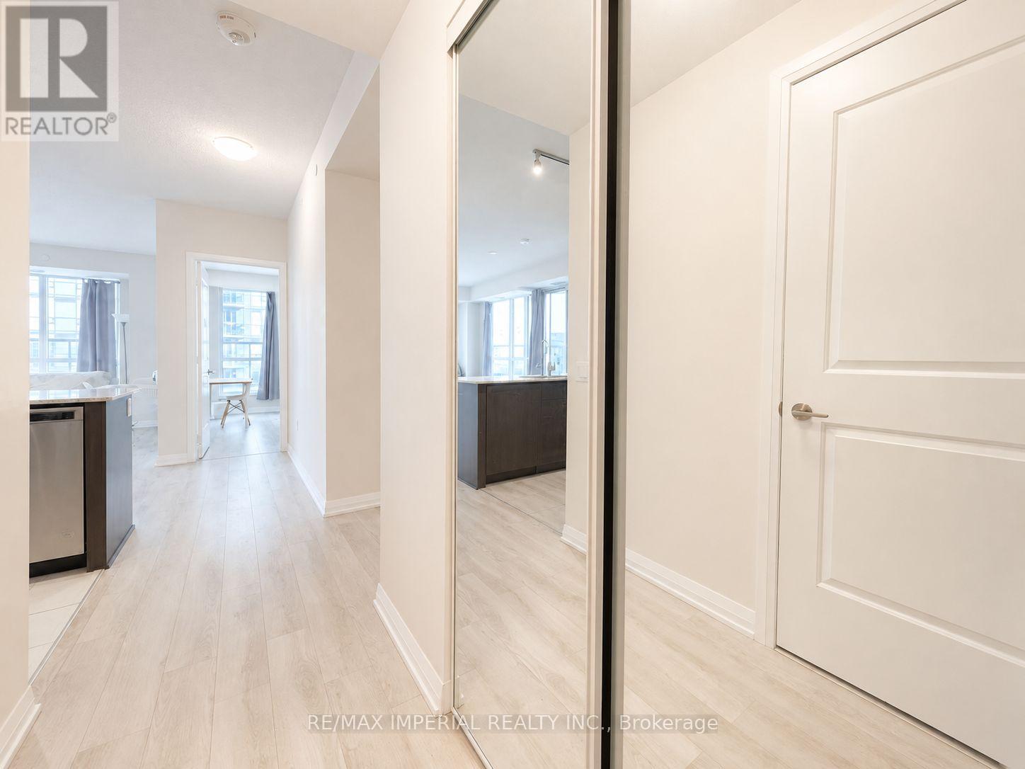 403, Master Room - 65 Watergarden Drive, Mississauga, Ontario  L5R 1B2 - Photo 7 - W13665496