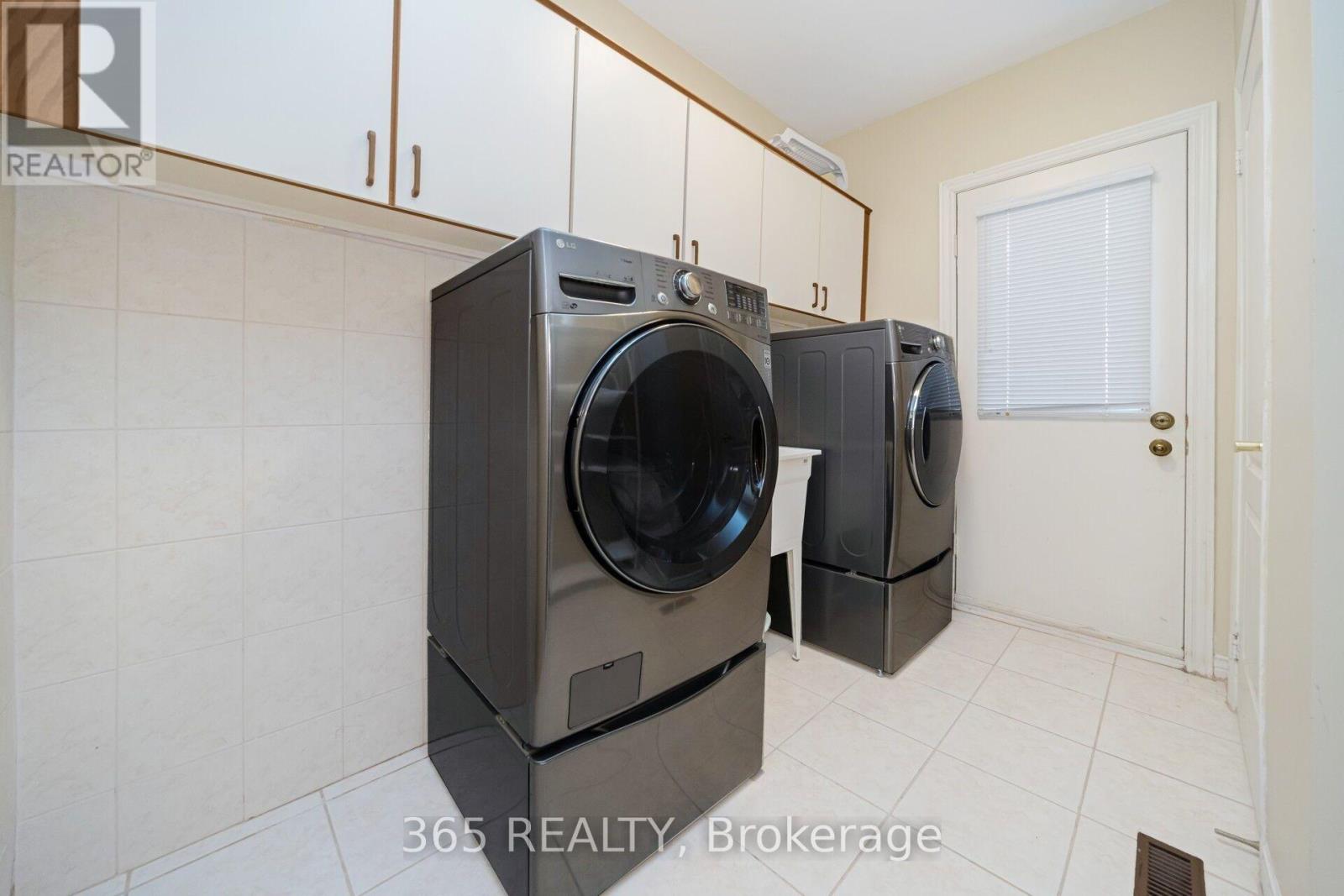 52 Leeward Drive, Brampton, Ontario  L6S 5V8 - Photo 17 - W13665724