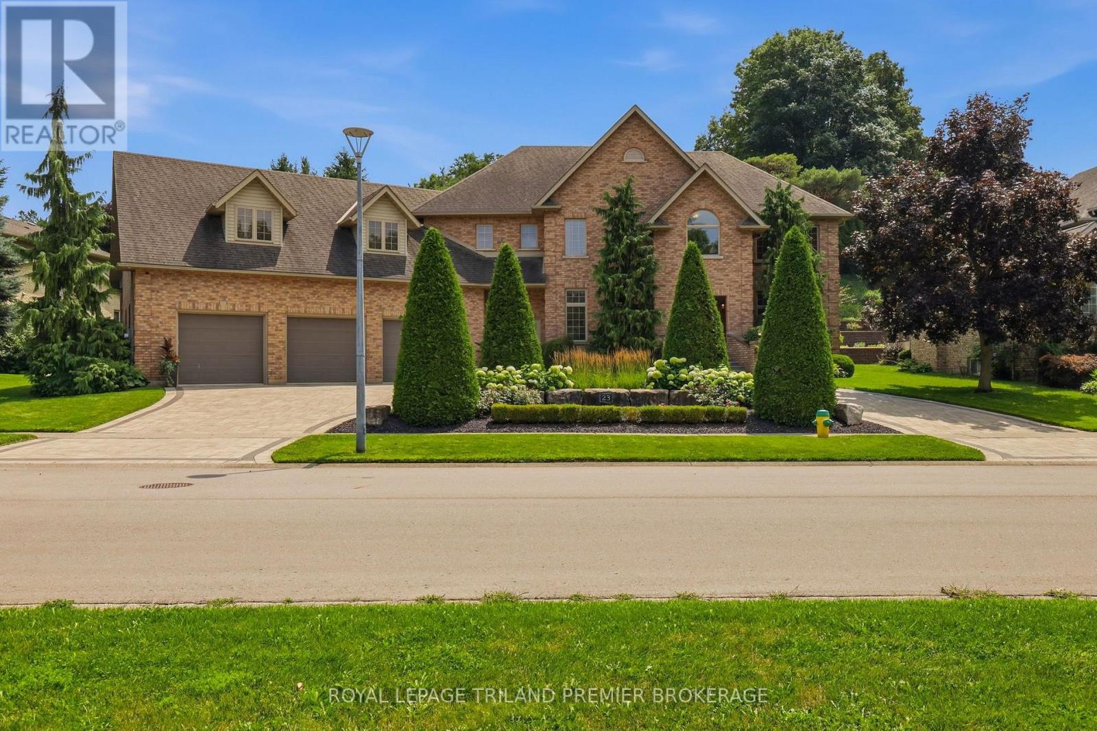 23 Jack Poole Drive, Woodstock, Ontario  N4S 8V9 - Photo 2 - X13666750
