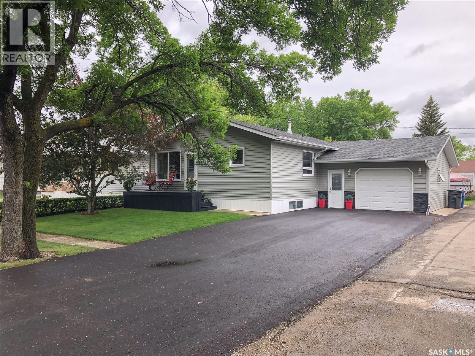 812 Qu'appelle Street, Grenfell, Saskatchewan  S0G 2B0 - Photo 1 - SK036477